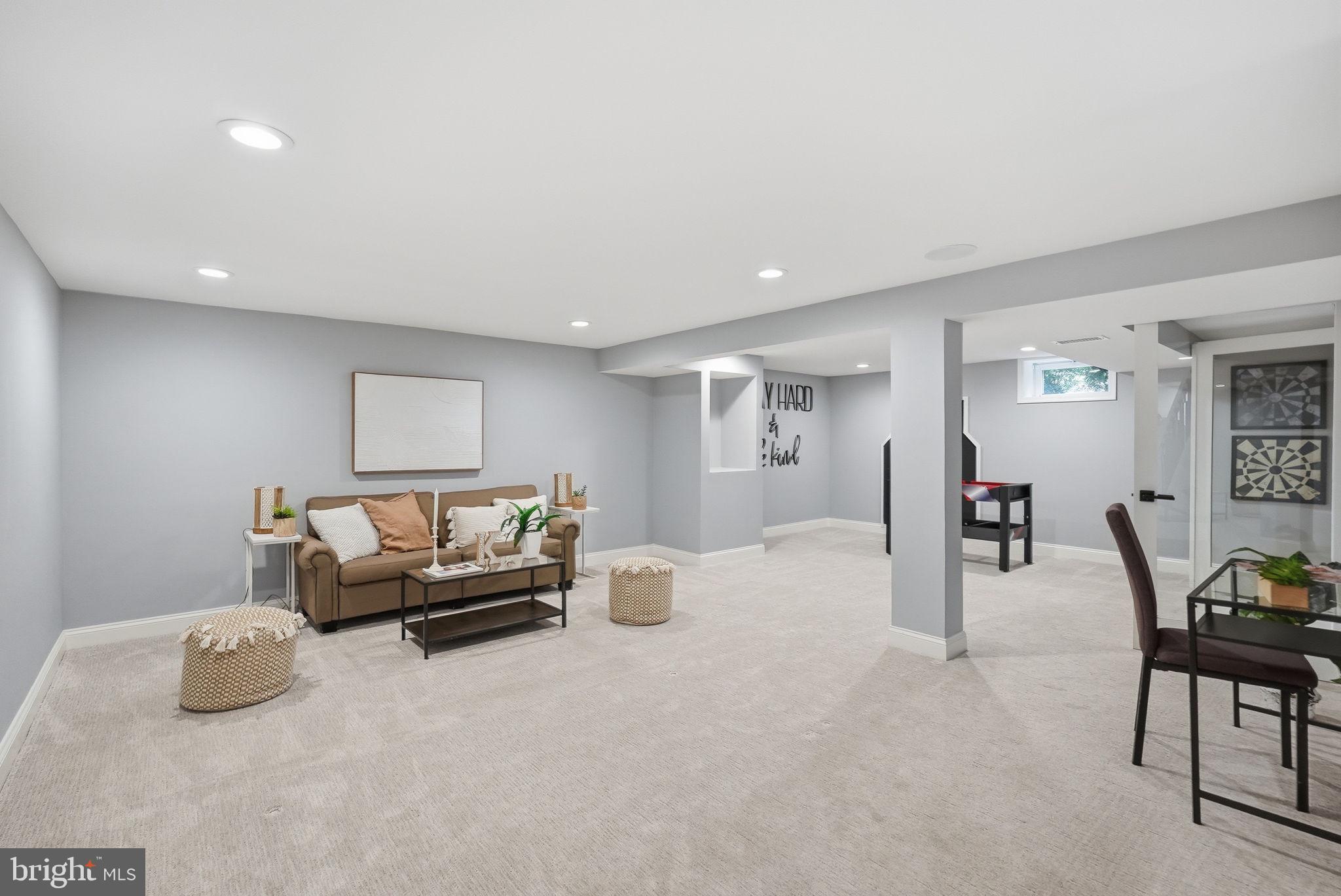 BROYHILL CREST - Residential