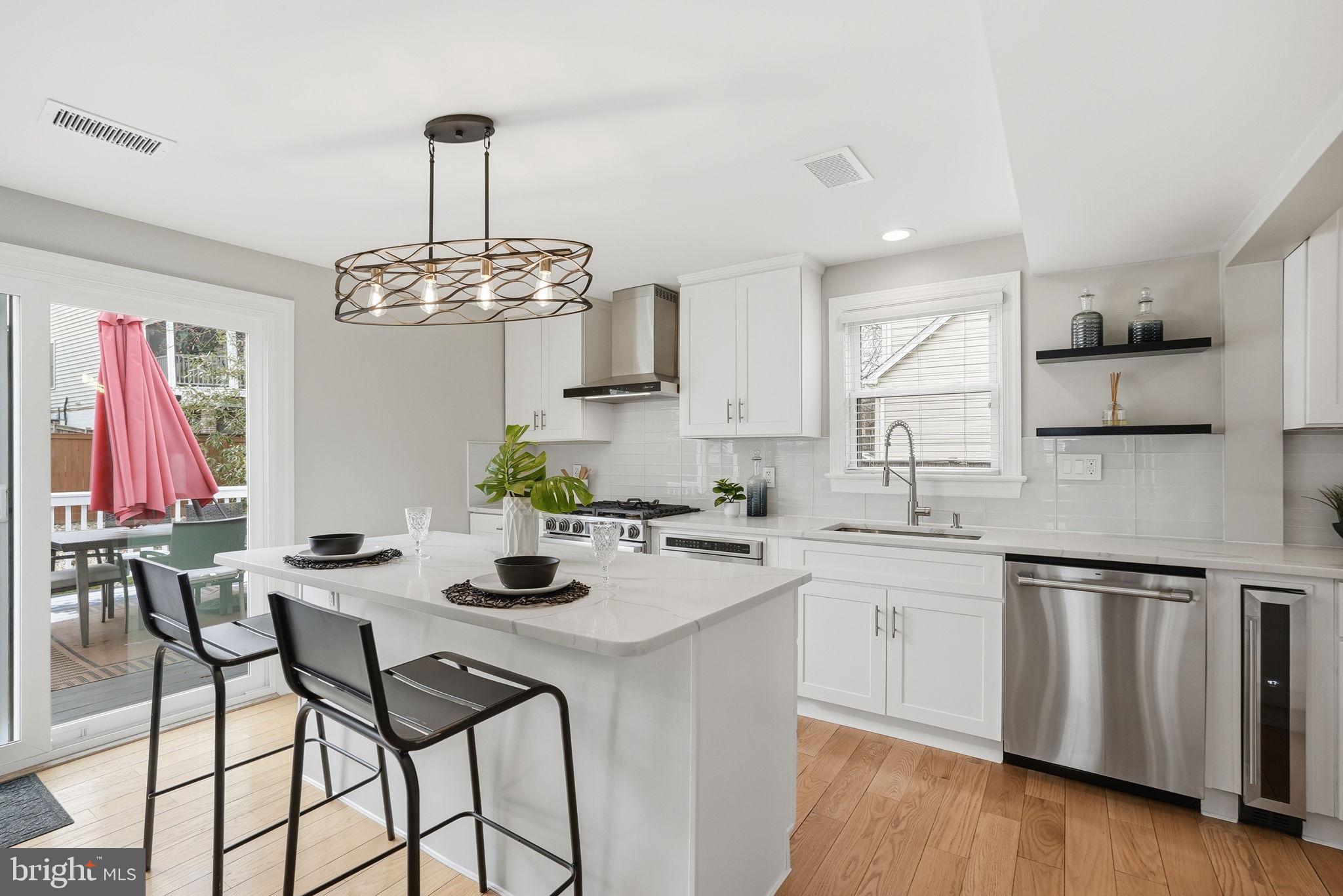 BROYHILL CREST - Residential