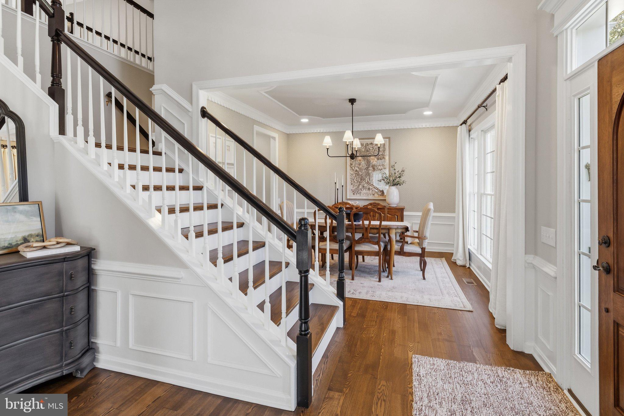 325 SLEEPY HOLLOW COURT