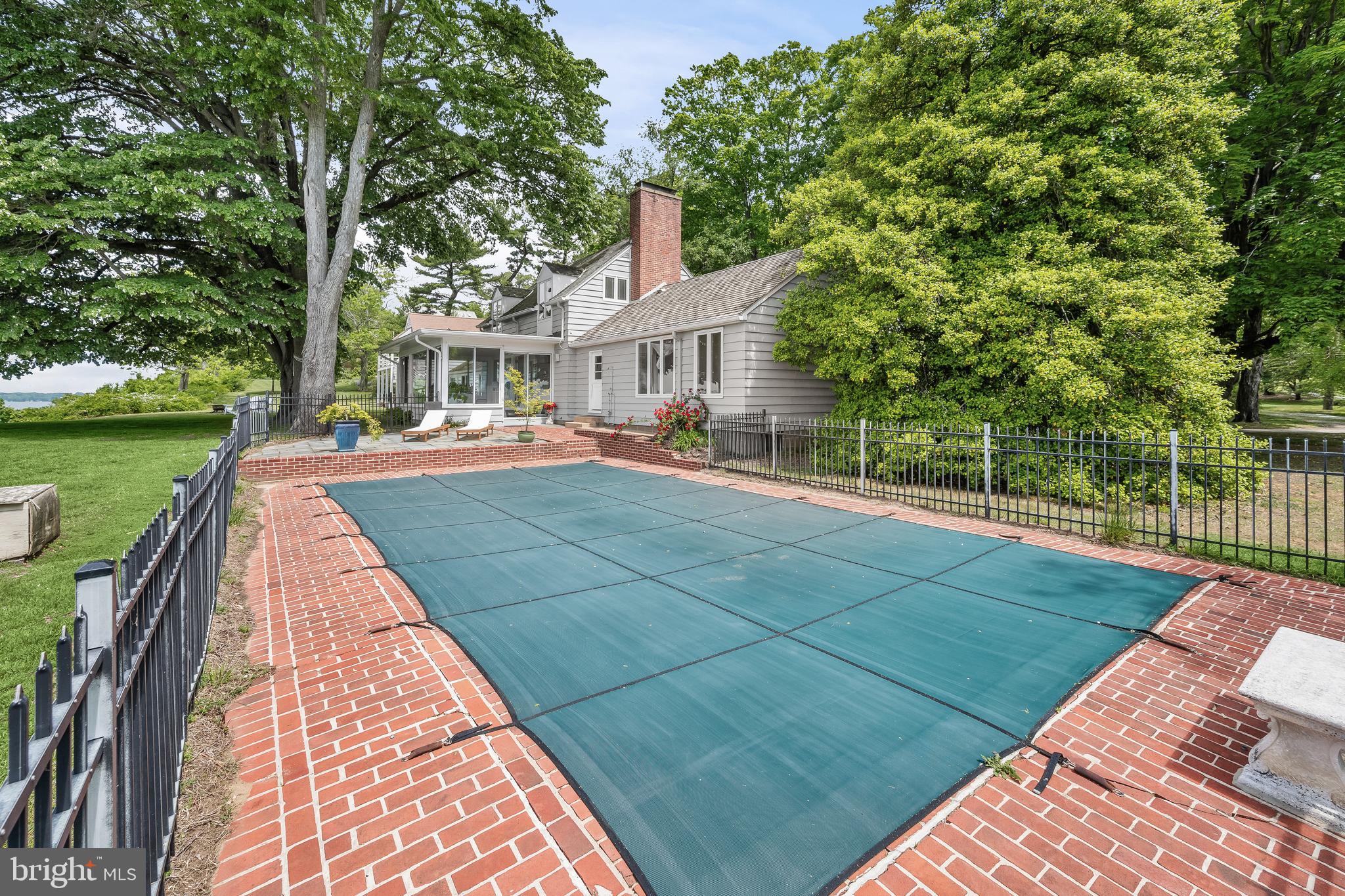 GIBSON ISLAND - Residential