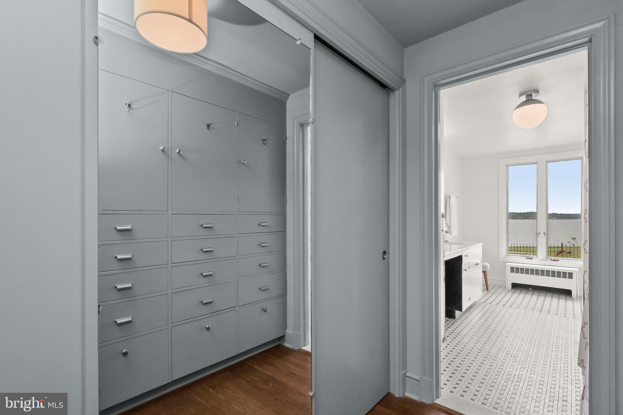 GIBSON ISLAND - Residential