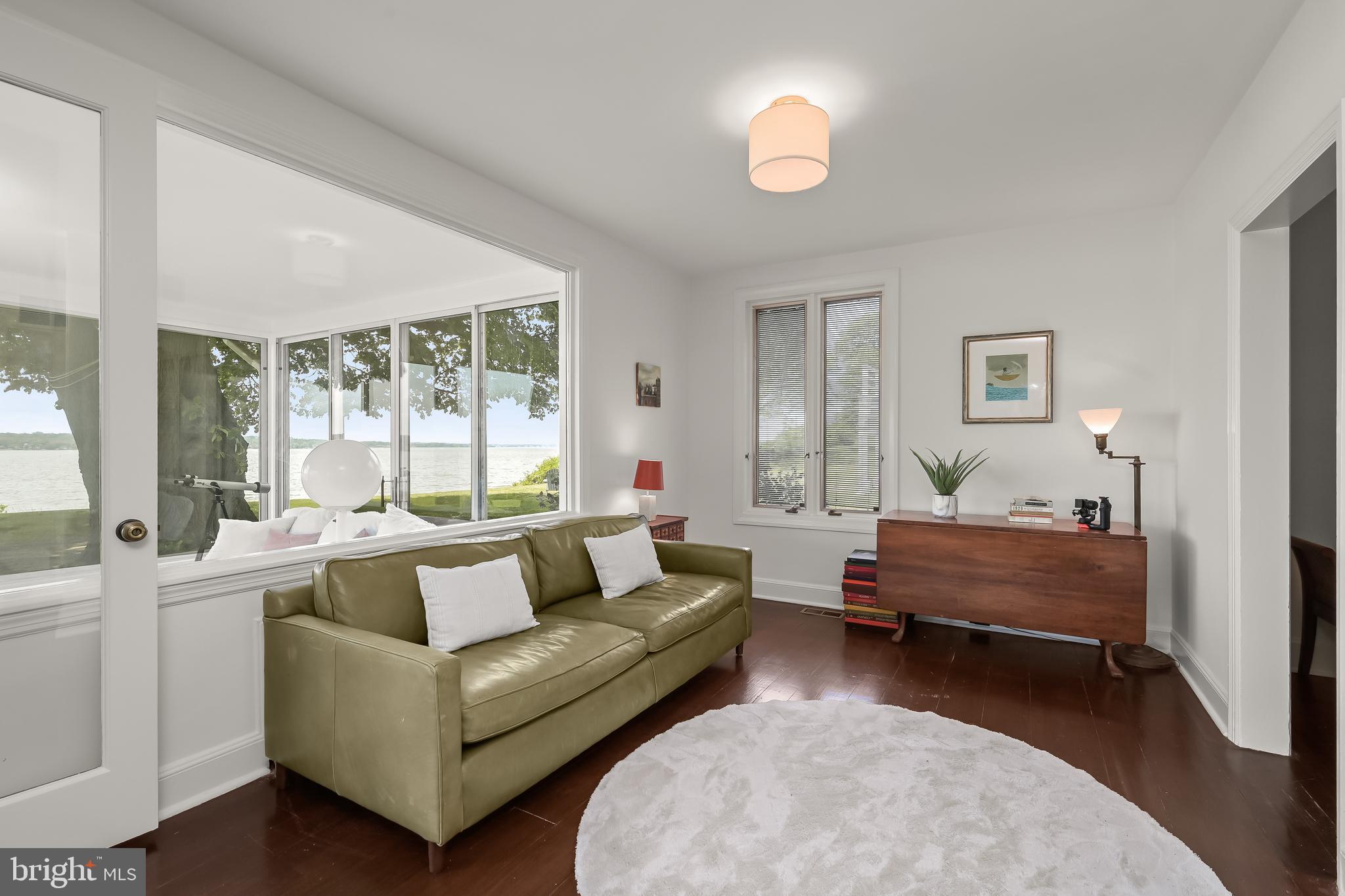 GIBSON ISLAND - Residential