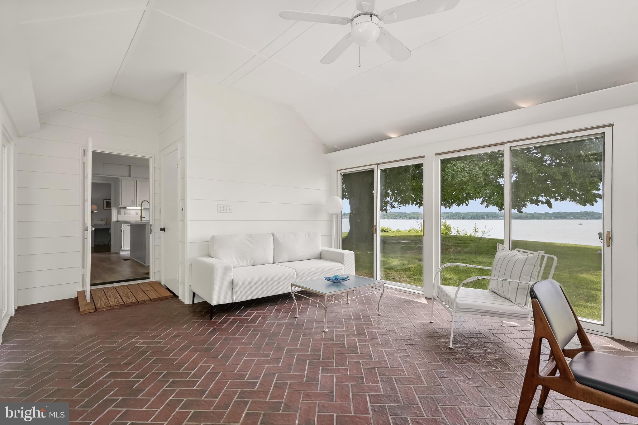 GIBSON ISLAND - Residential