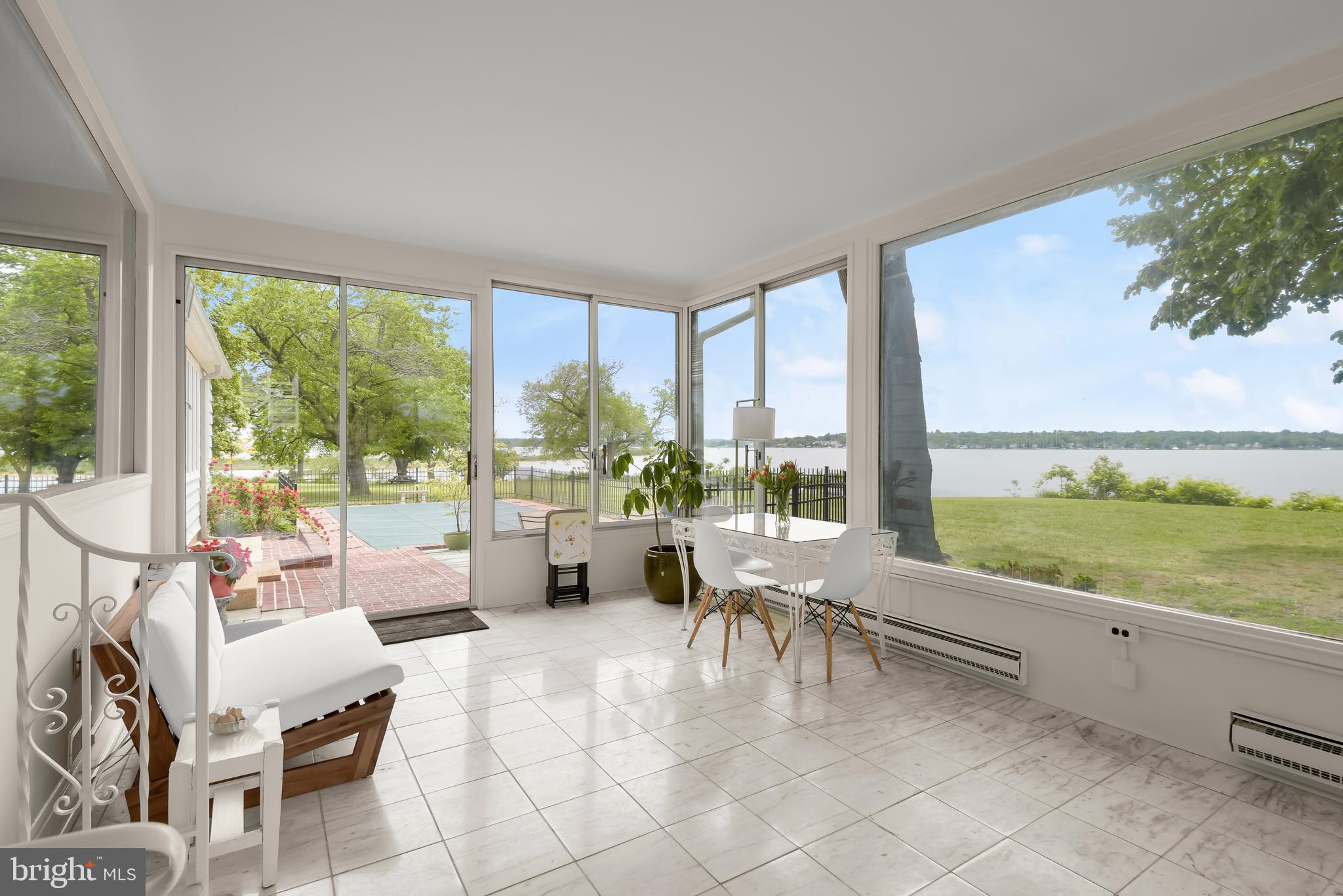 GIBSON ISLAND - Residential