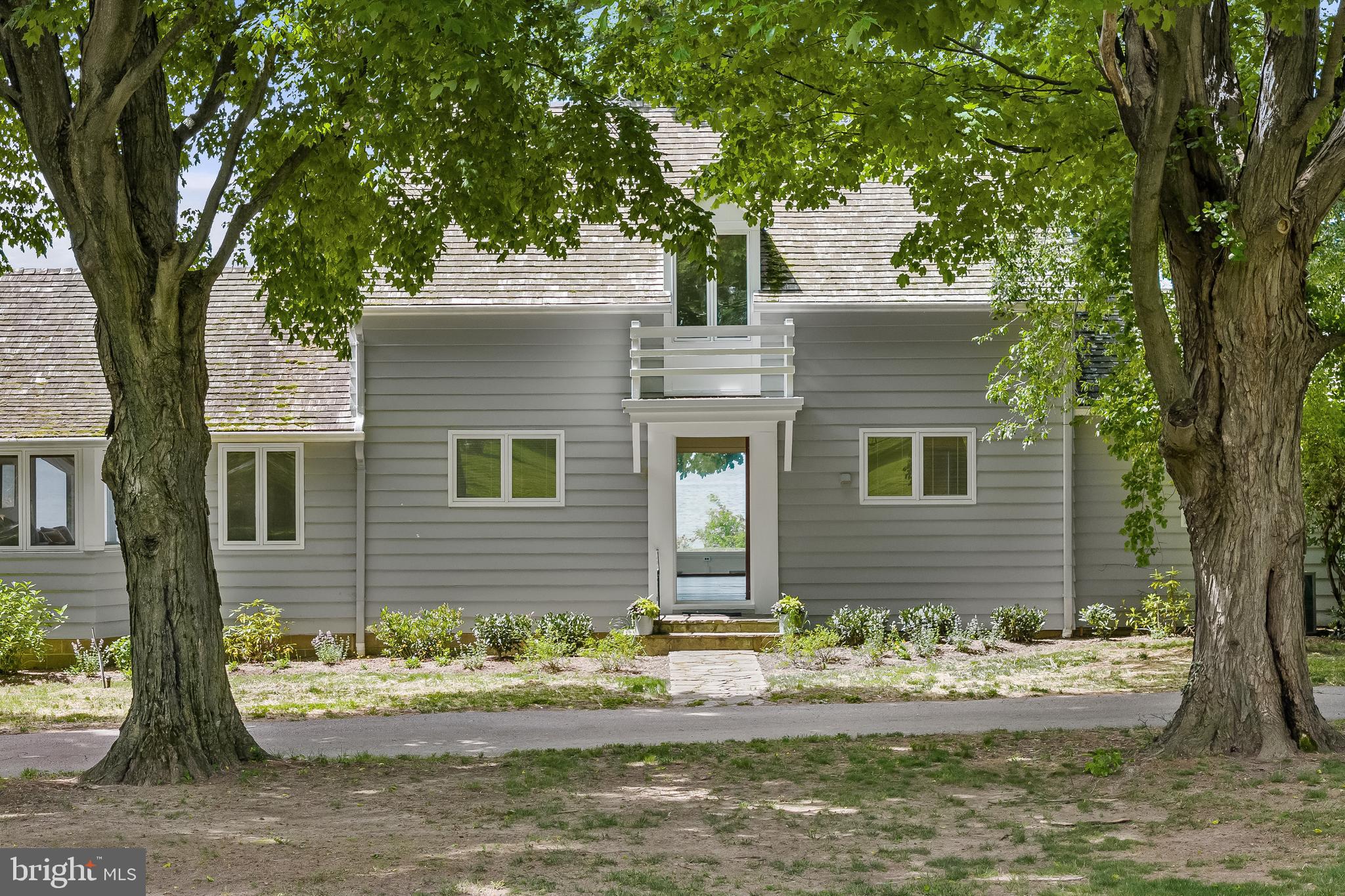 GIBSON ISLAND - Residential