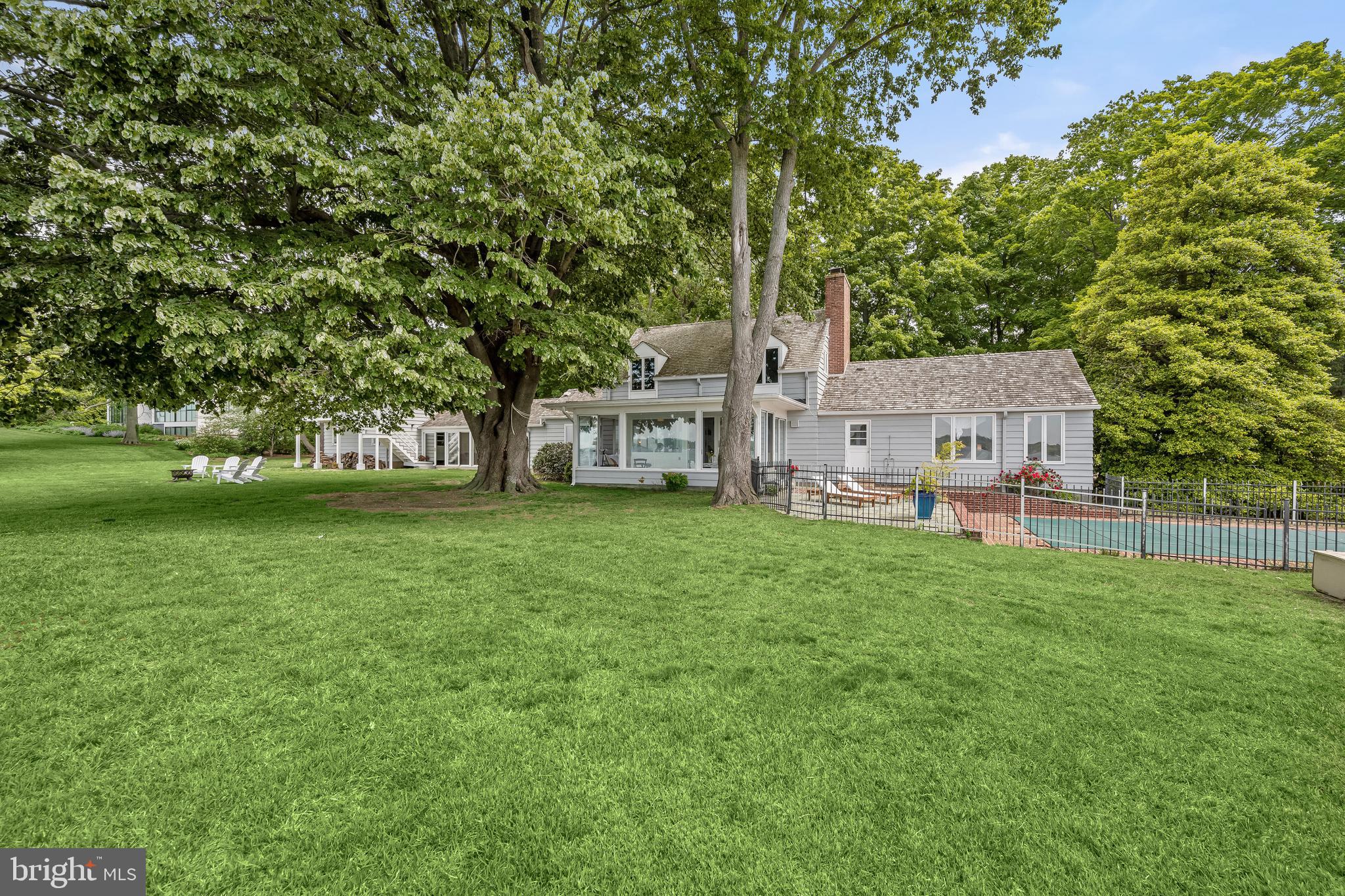 GIBSON ISLAND - Residential