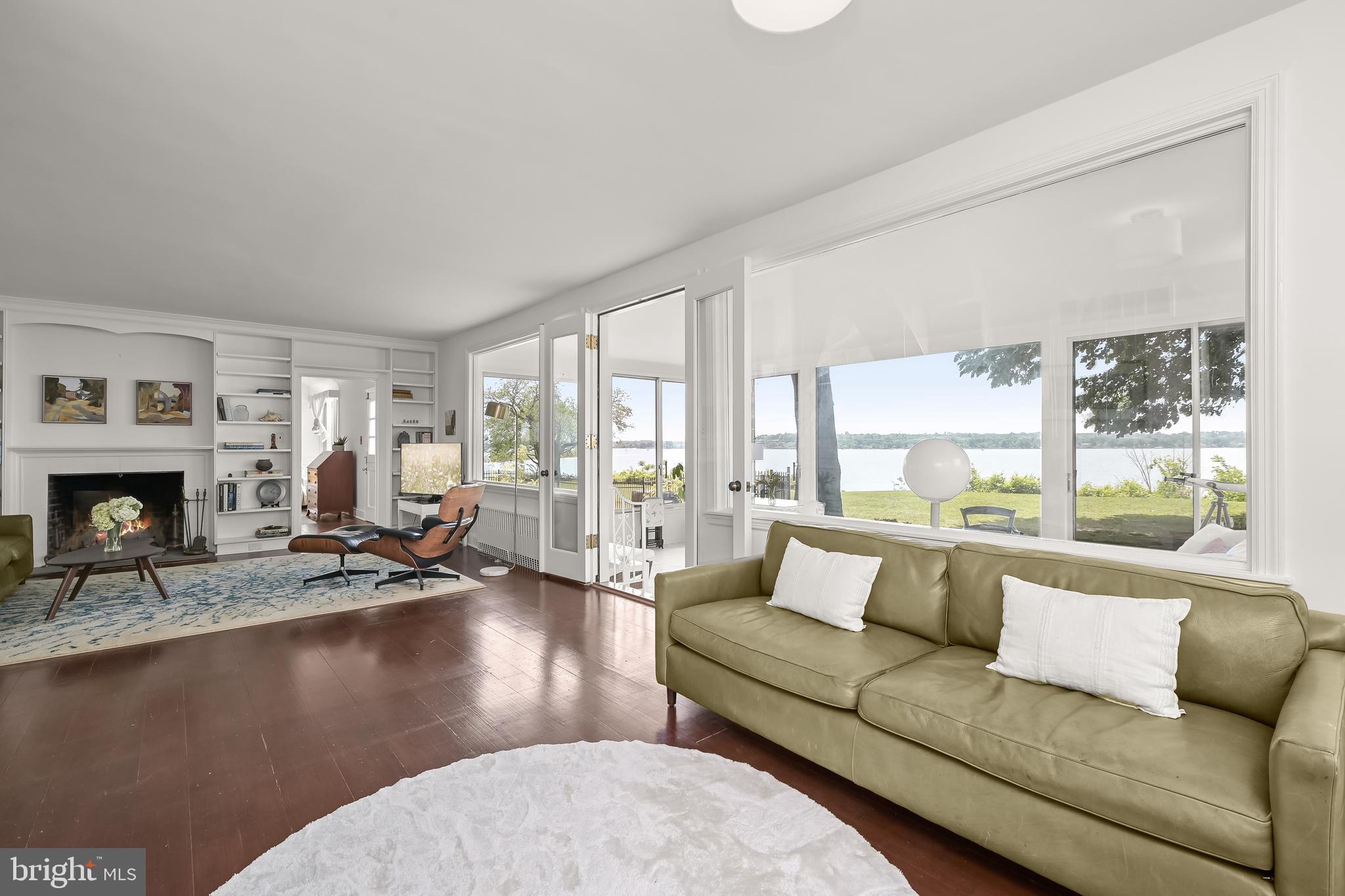 GIBSON ISLAND - Residential