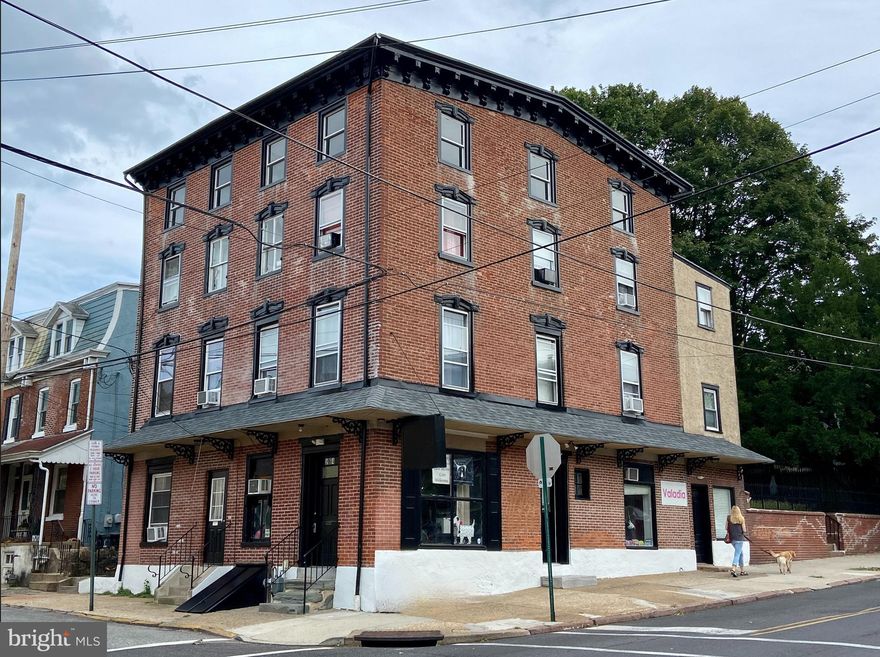 264 Walnut is a brick, corner mixed-use building that’s a short 4 blocks away from Bridge
Street’s retail corridor in booming Phoenixville.  The building consists of 2 Commercial Units and 5 Residential Units.  The unit breakdown is four (4) 2 Bedroom Units and one (1) 1 Bedroom Unit.  While several units have been recently gut renovated, 3 units remain in original condition and the entire 4th floor presents significant upside potential to possibly add units, increase amenity space, or expand the 3rd floor for increased cash flow and overall value add.