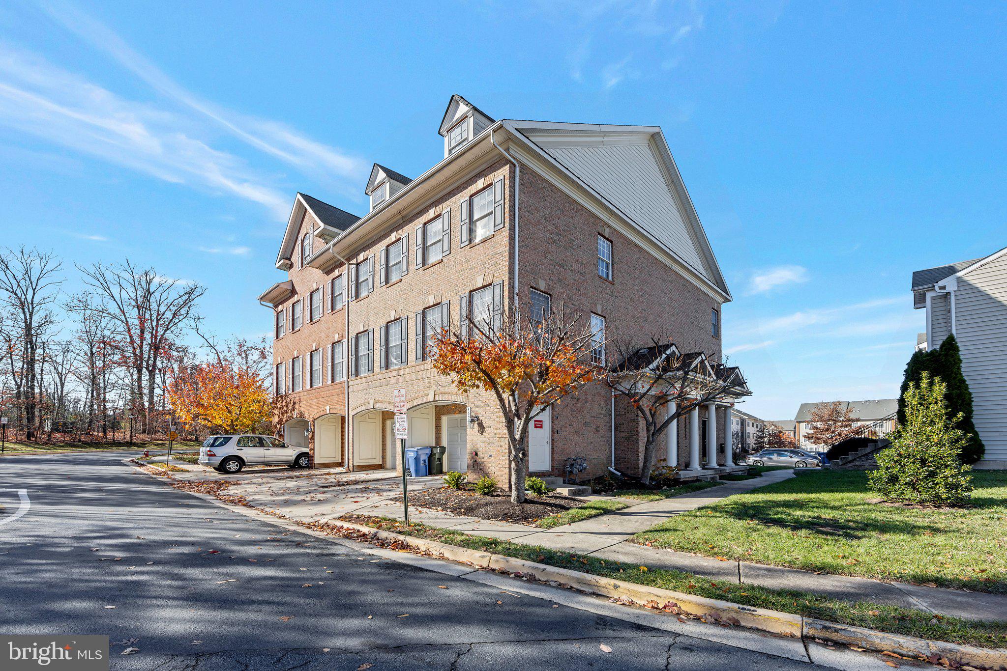 WILLOW OAKS AT FAIR LAKES - Residential