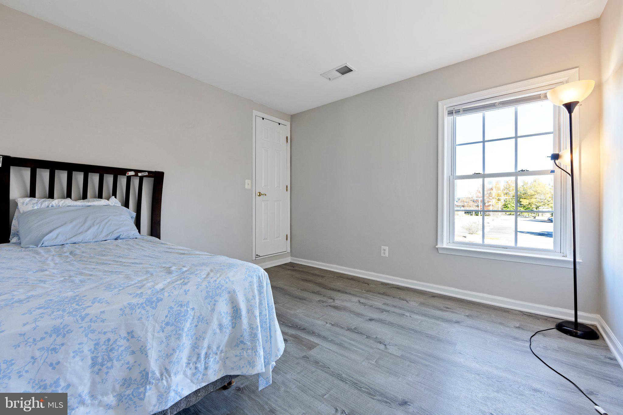 WILLOW OAKS AT FAIR LAKES - Residential