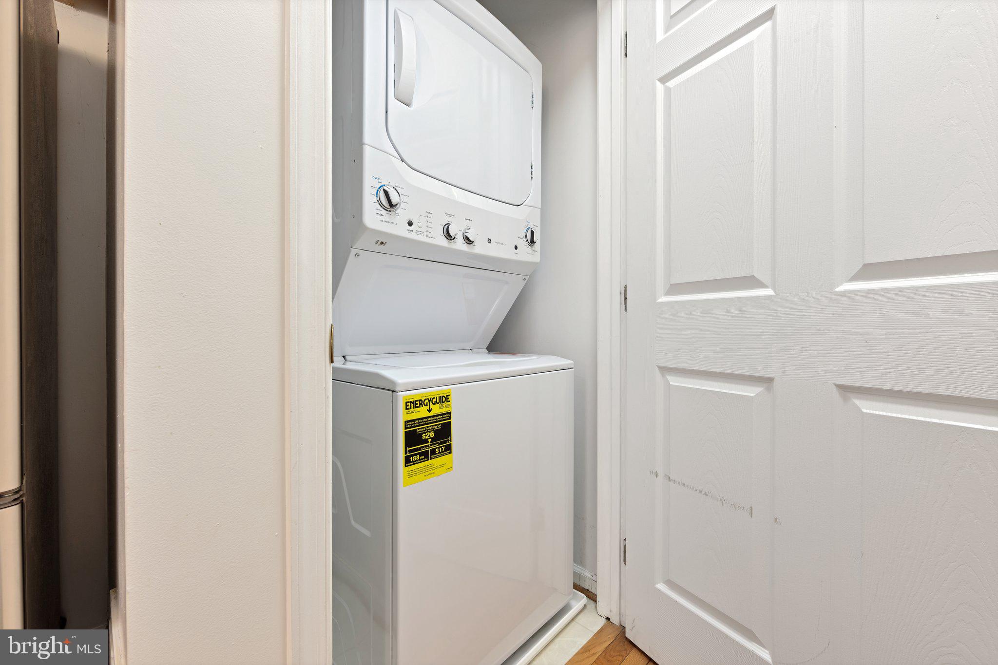 WILLOW OAKS AT FAIR LAKES - Residential