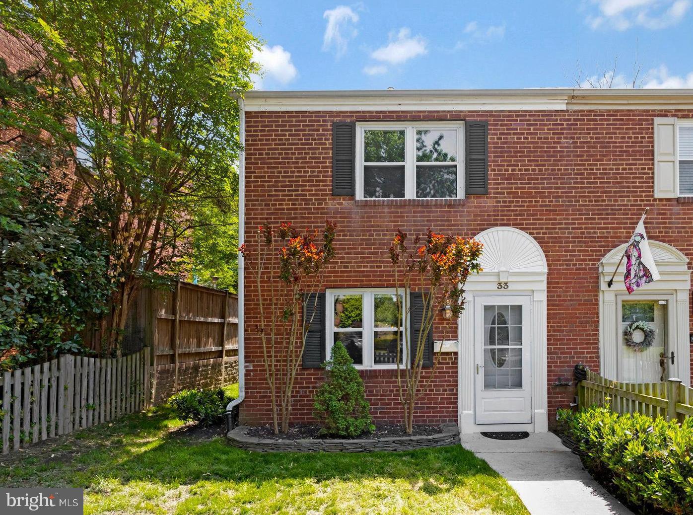 ROSEMONT - Residential Lease