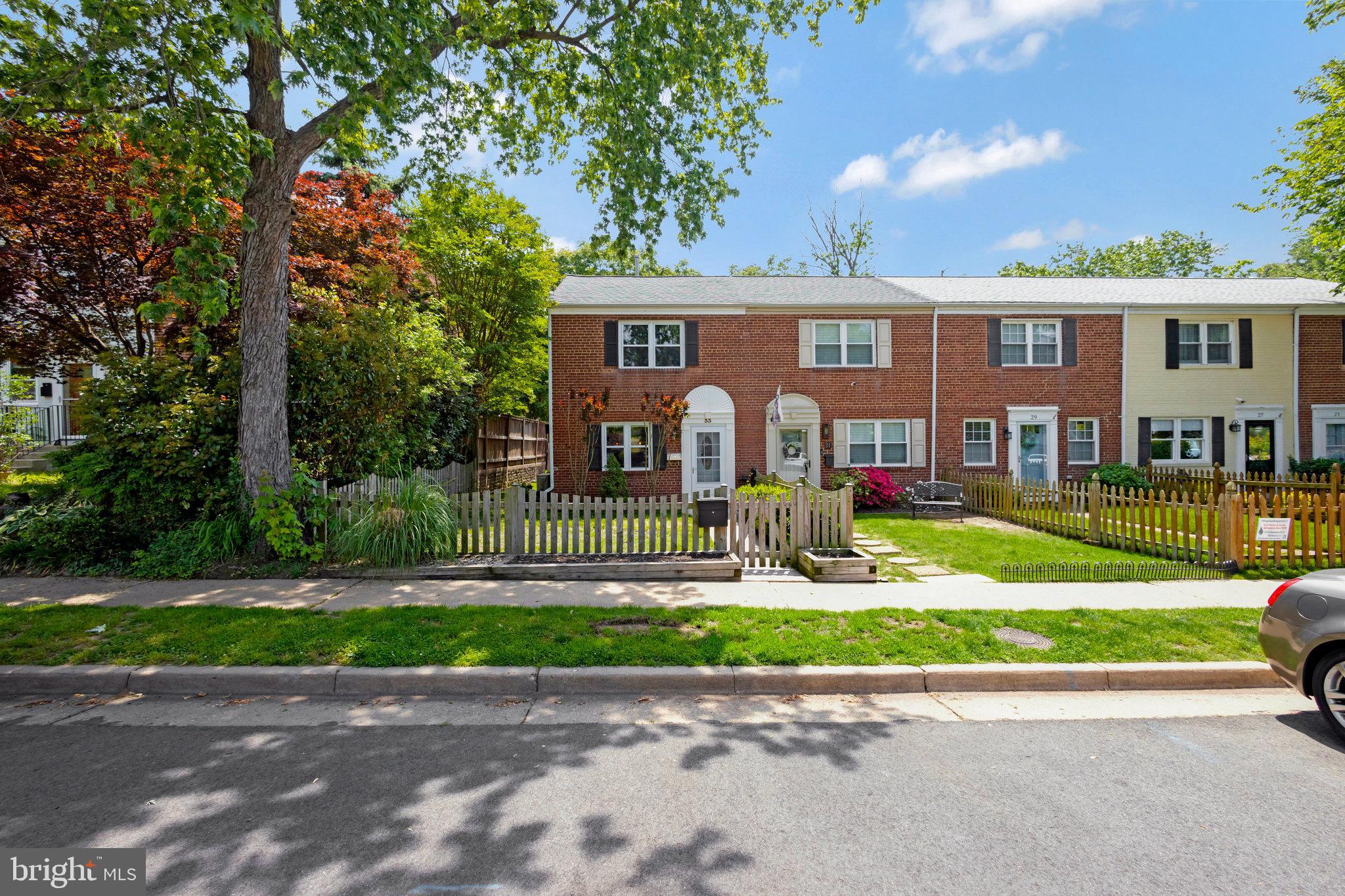 ROSEMONT - Residential Lease