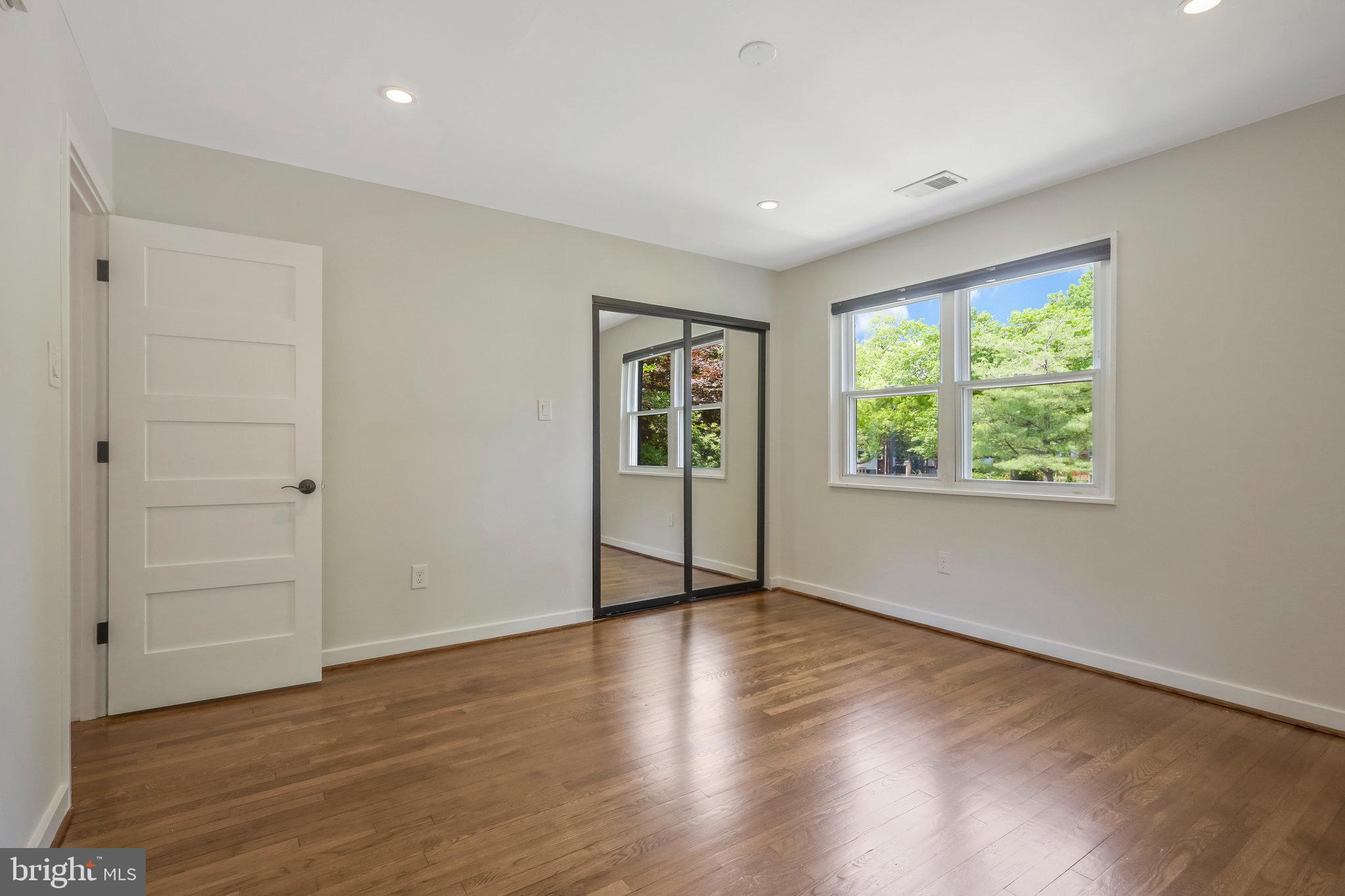 ROSEMONT - Residential Lease