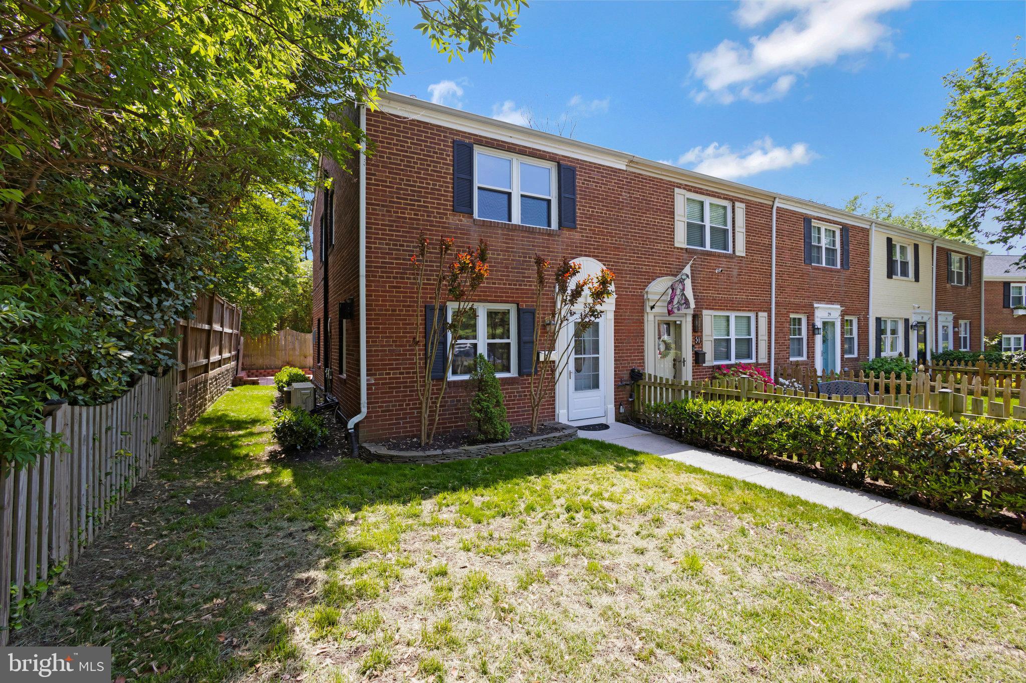 ROSEMONT - Residential Lease