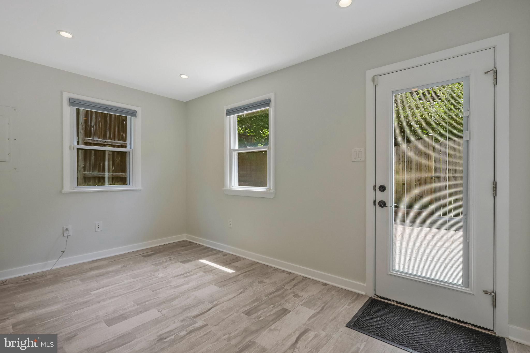 ROSEMONT - Residential Lease