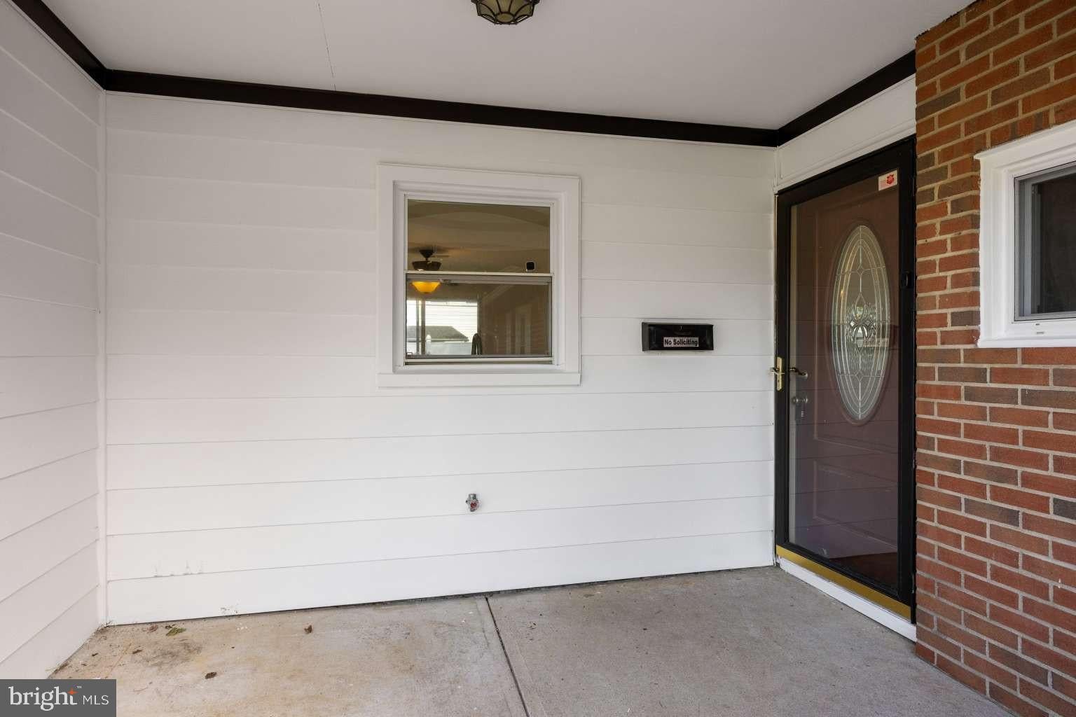46 HAWTHORNE LANE