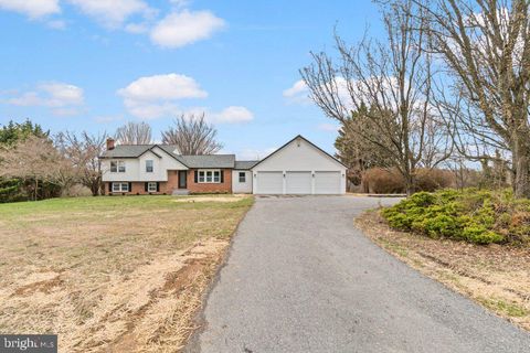 Photo of 3174 Cardinal Drive, WESTMINSTER, MD 21157 (MLS # MDCR2034684)