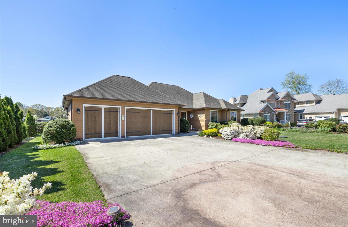 23096 LAKEWOOD CIRCLE