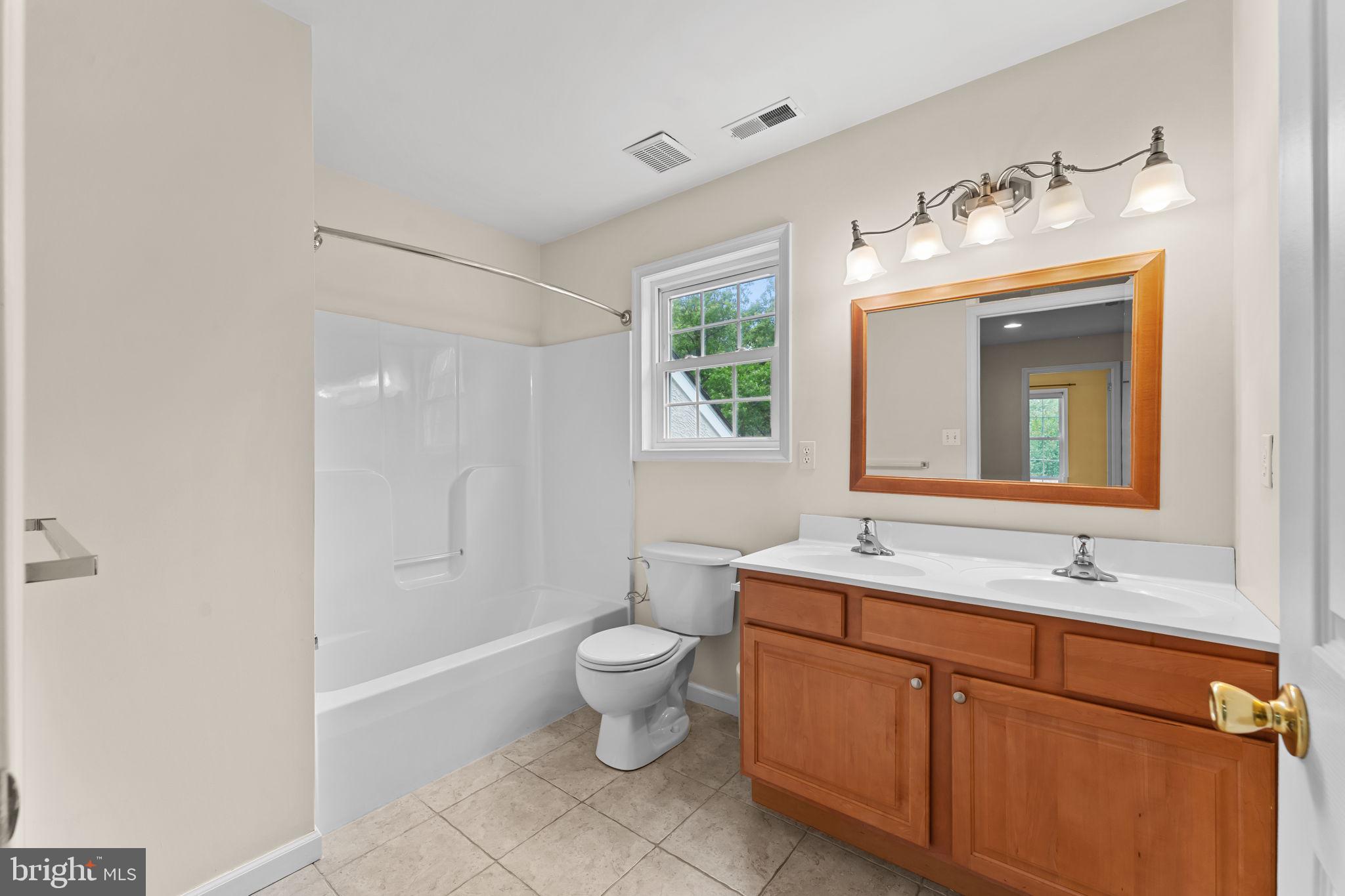 WILLISTOWN ACRES - Residential