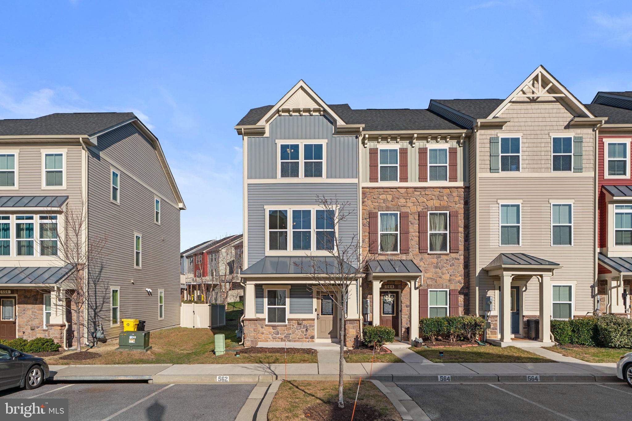 CREEKSIDE VILLAGE AT TANYARD SPRINGS - Residential