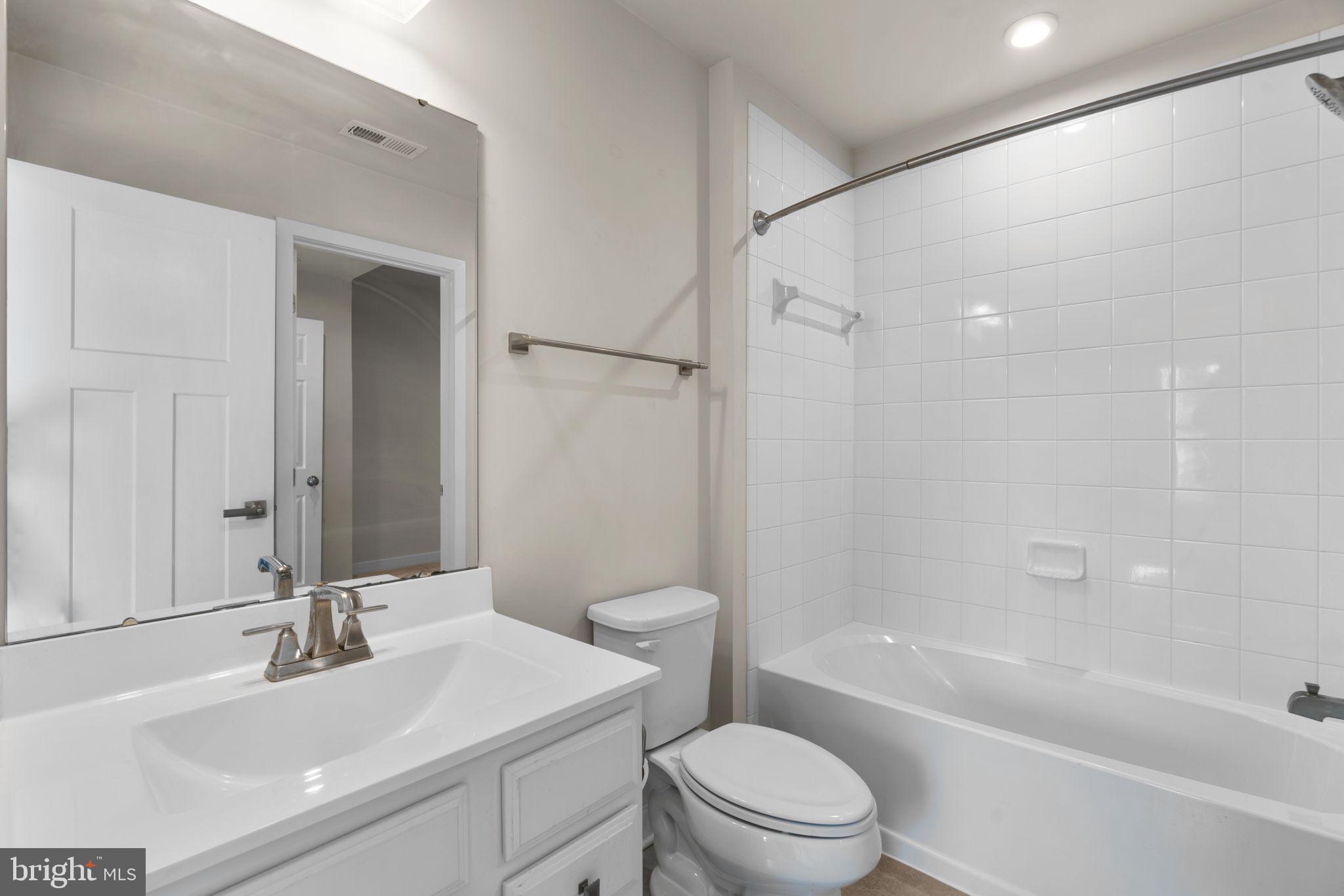 CREEKSIDE VILLAGE AT TANYARD SPRINGS - Residential