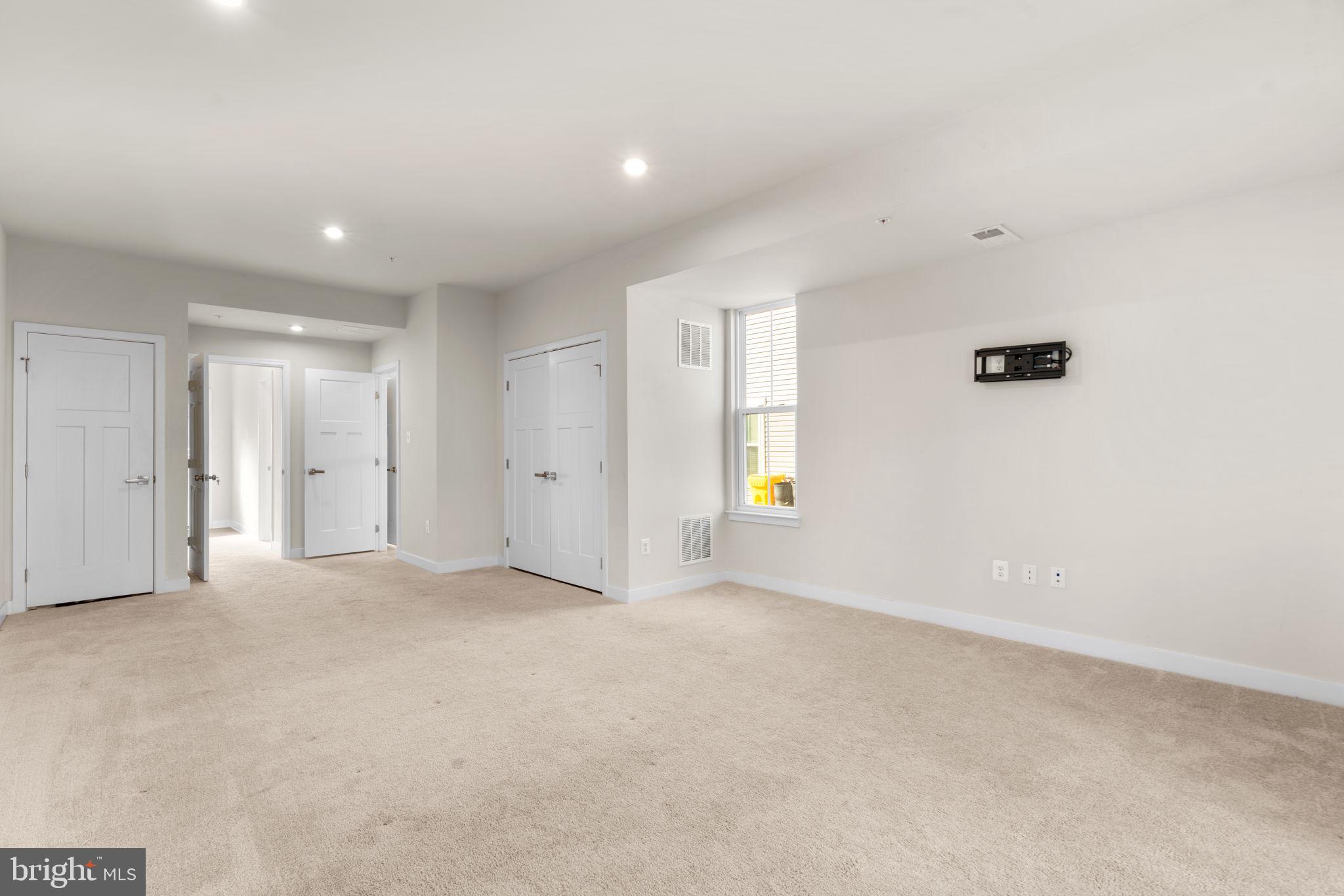 CREEKSIDE VILLAGE AT TANYARD SPRINGS - Residential