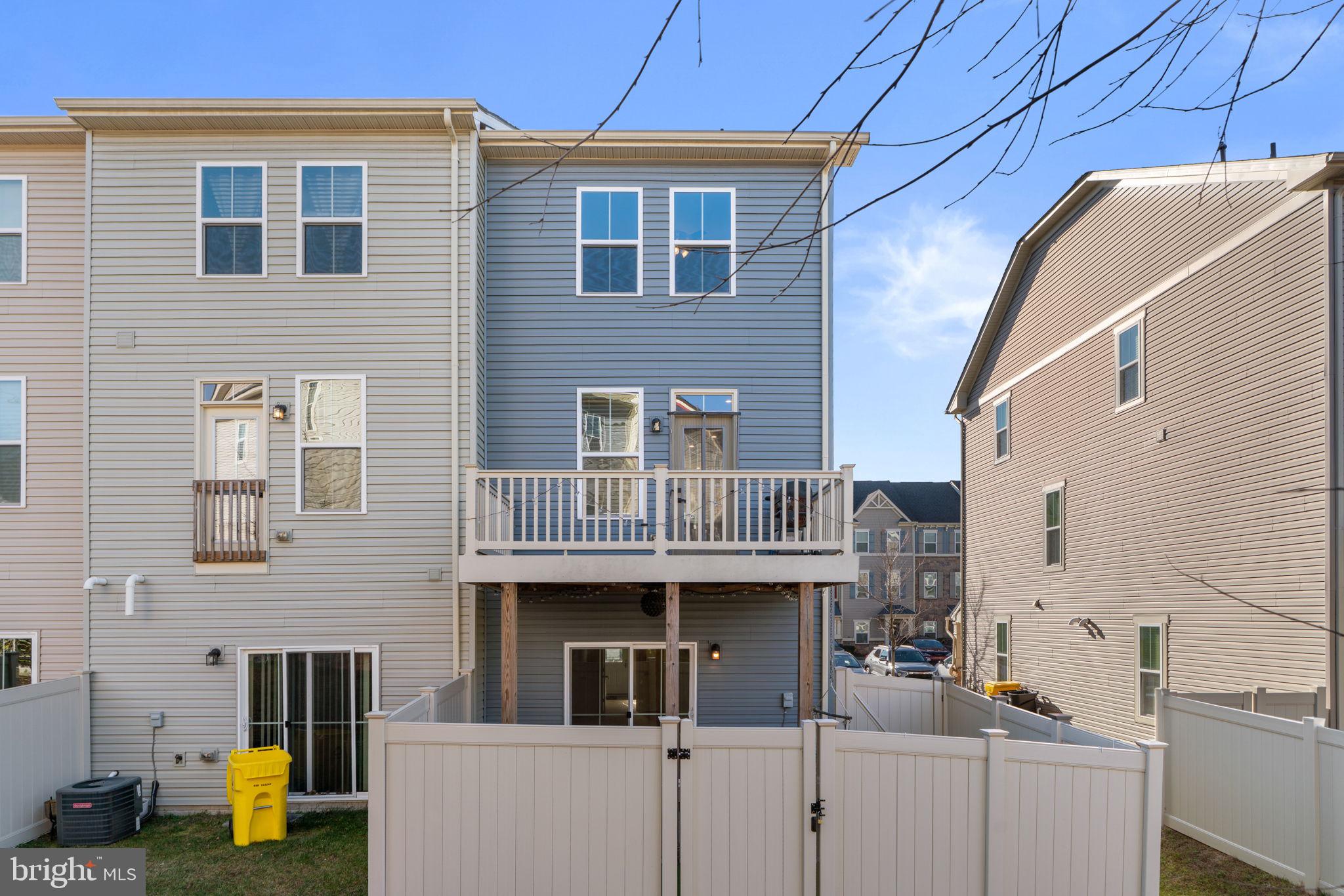 CREEKSIDE VILLAGE AT TANYARD SPRINGS - Residential