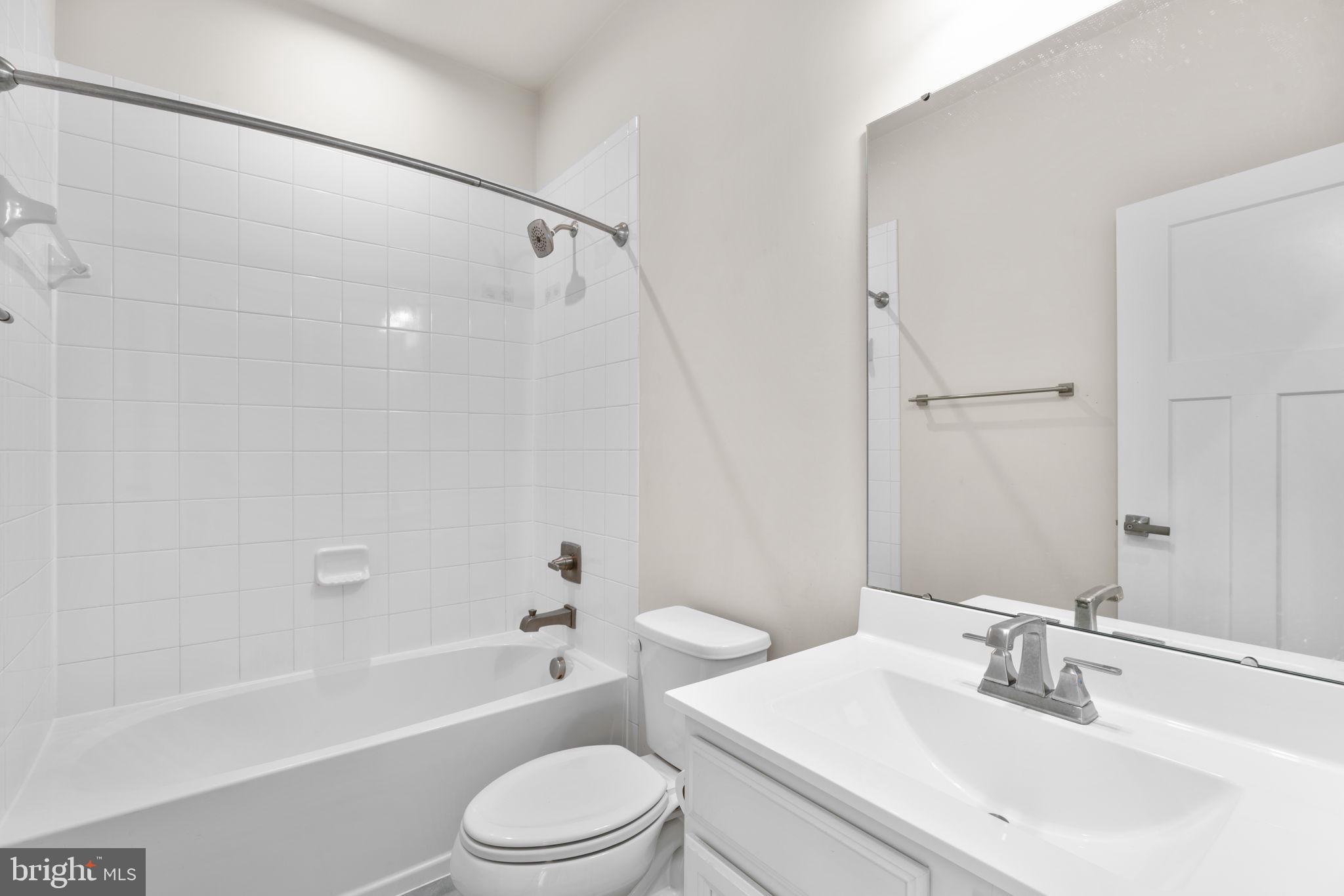 CREEKSIDE VILLAGE AT TANYARD SPRINGS - Residential