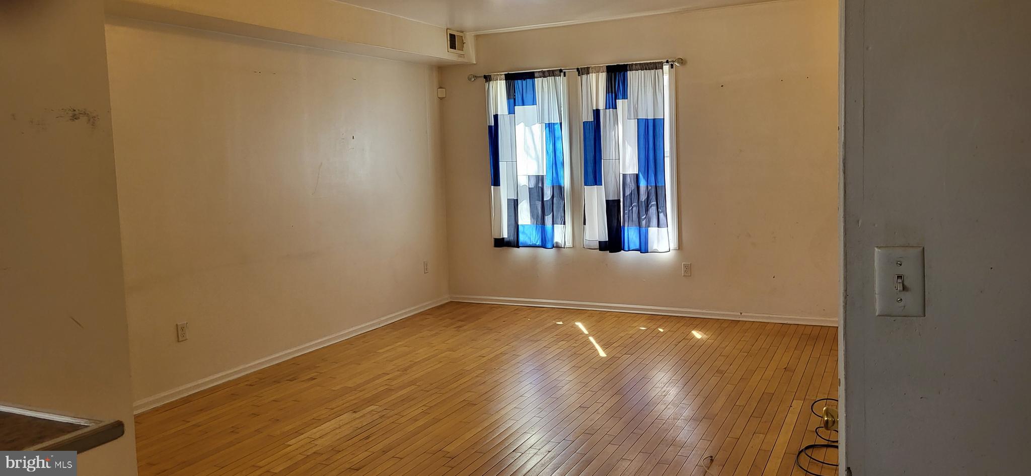 PARK CIRCLE - Residential