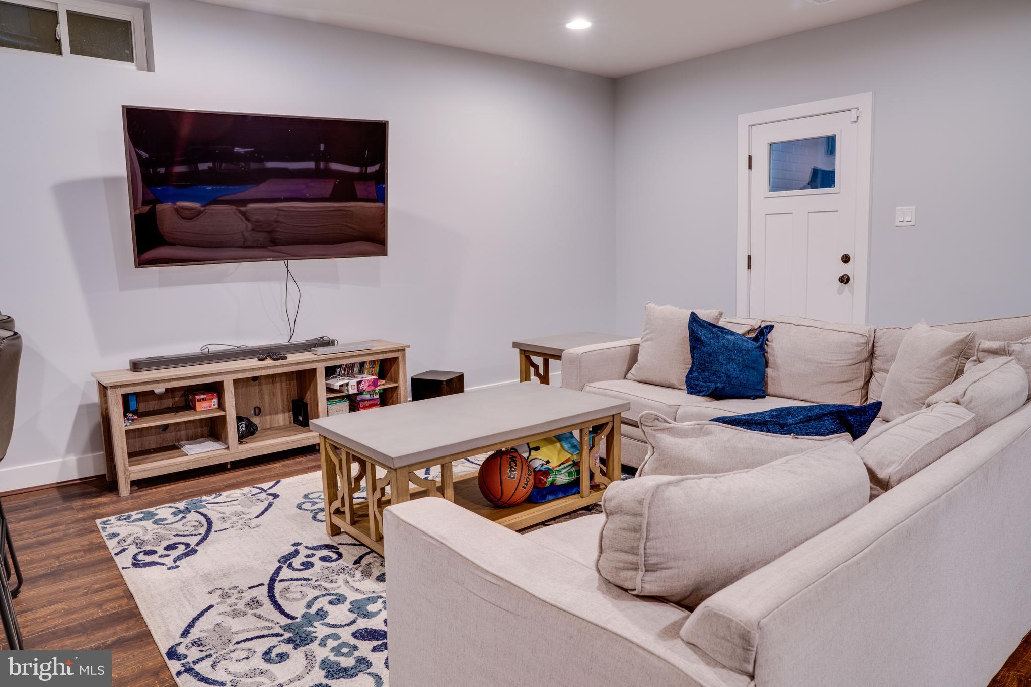 COLESVILLE OUTSIDE - Residential Lease