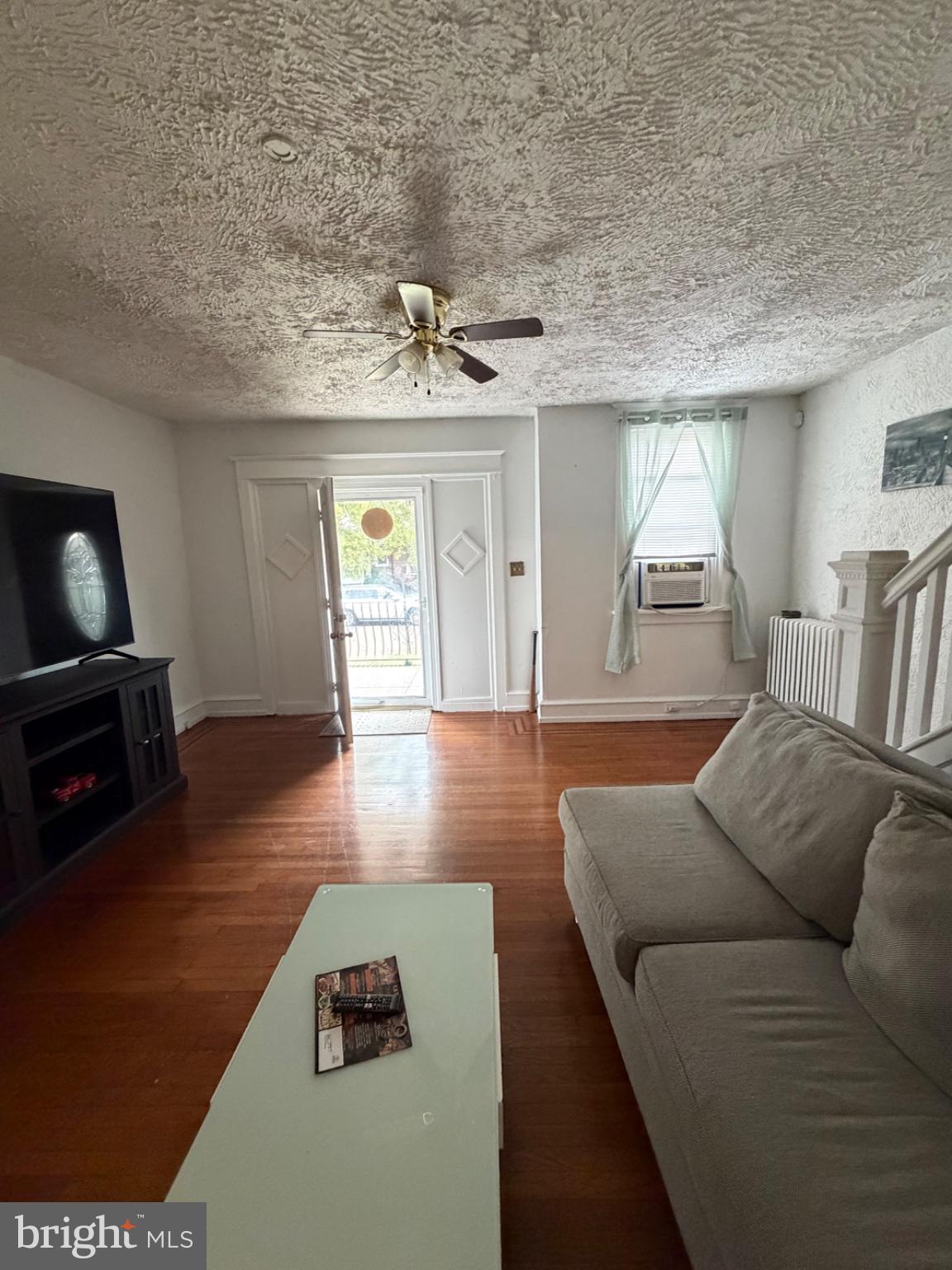 4620 WOODLAND AVENUE