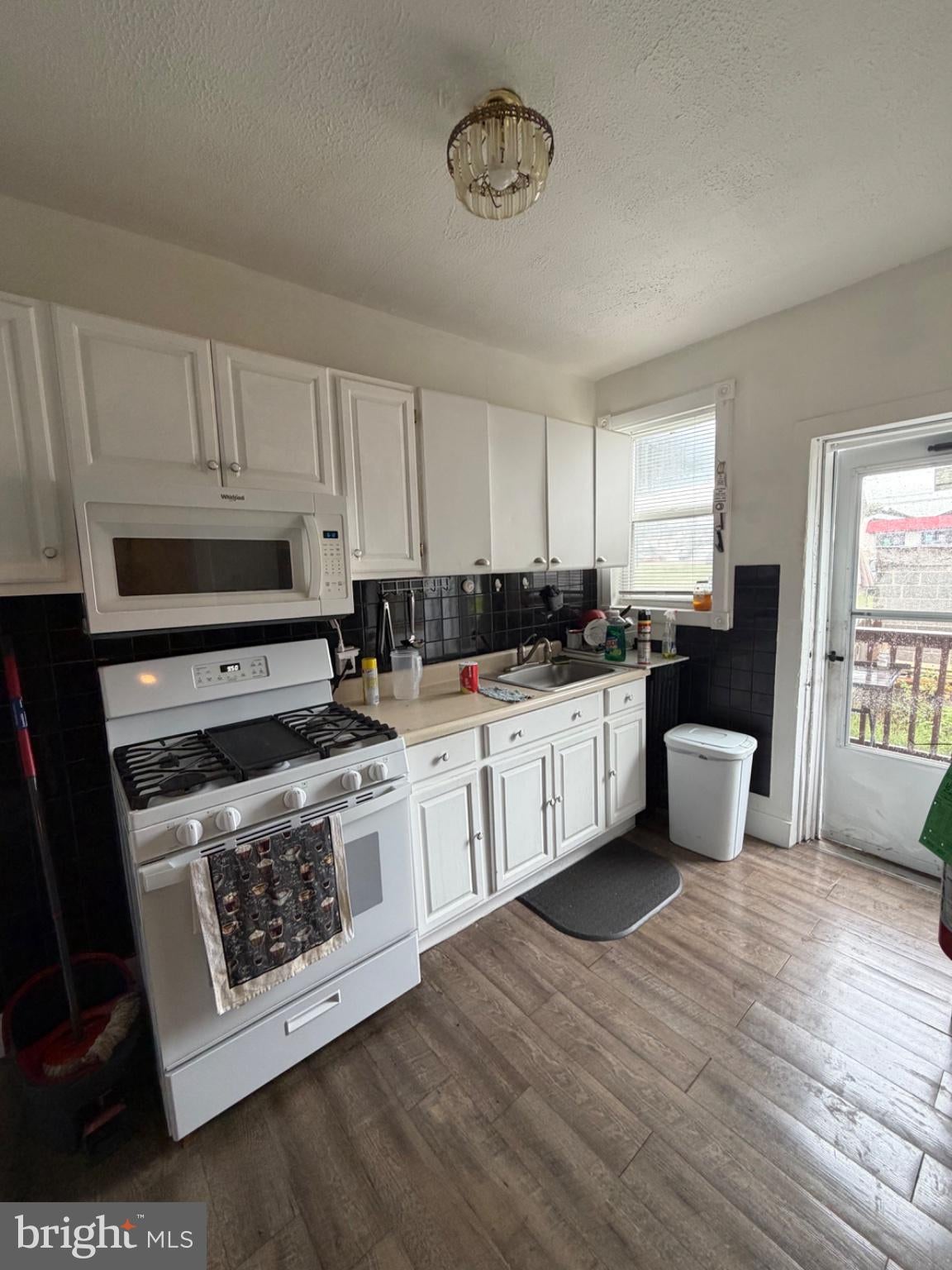 4620 WOODLAND AVENUE