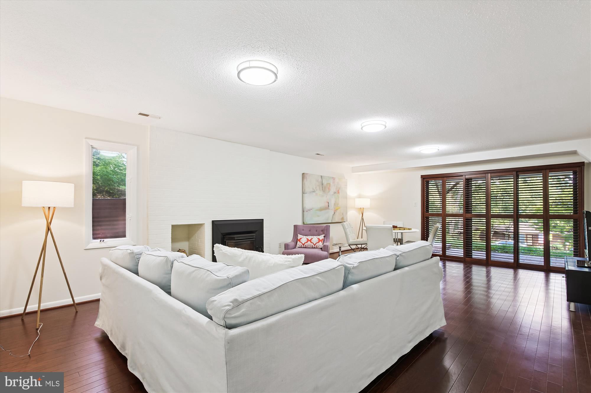 RESTON - Residential