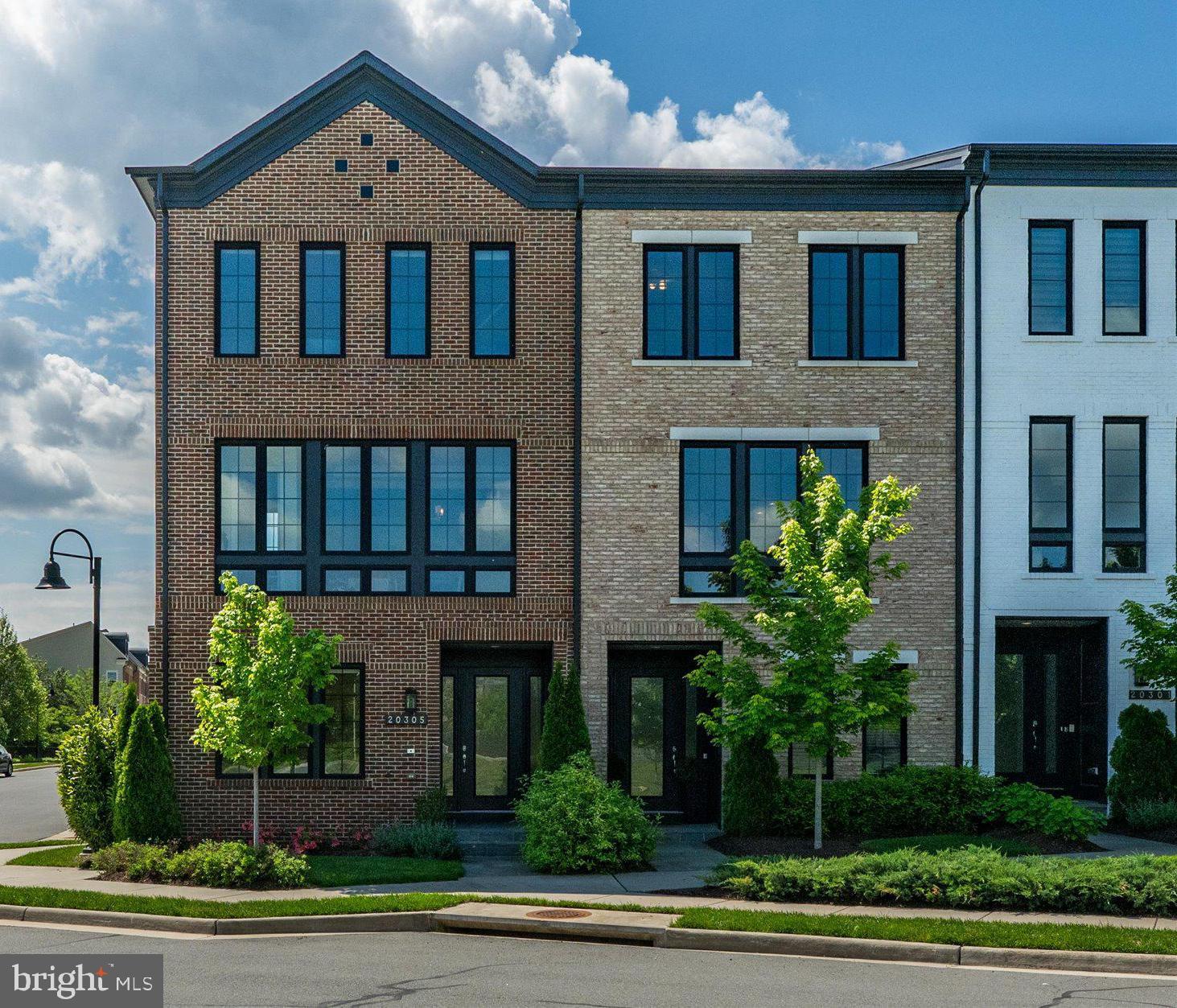 20305 SAVIN HILL DRIVE