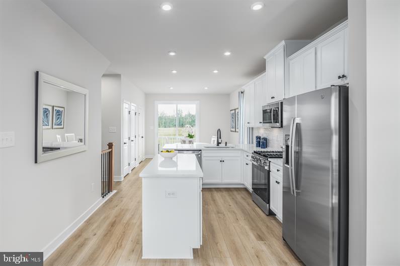 2933 MAISEL STREET CLARENDON 3 ST SPEC