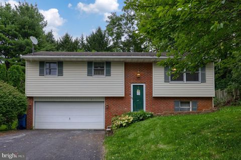 Photo of 813 Bridge Valley Road, Columbia, PA 17512 (MLS # PALA2056028)