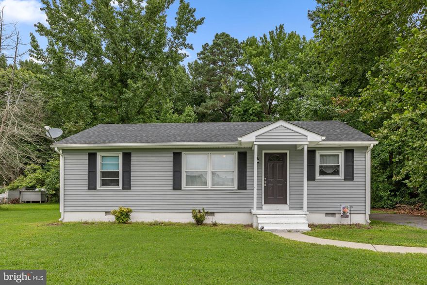 Charming Starter Home – Just 35 Minutes from Ocean City!

MOTIVATED SELLER! Welcome to 27500 Edgewood Circle, a quaint and recently renovated 960 sq ft home nestled in Salisbury, MD. This delightful property is perfect for first-time buyers, downsizers, or those seeking a peaceful Eastern Shore retreat. Step inside to find a cozy, move-in-ready home that was thoughtfully renovated in 2022, featuring updated light fixtures and a warm, inviting atmosphere throughout. The home comes equipped with essential appliances including a refrigerator, stove, washer, and dryer for your convenience. Outside, enjoy a spacious front and backyard complete with a shed, perfect for storage or weekend projects. In 2024, a new deep well and water heater were installed, offering peace of mind and reliable utility services. Conveniently located just off Route 50, this home is mere minutes from TidalHealth, grocery stores, shopping, and local entertainment. Plus, you're only a 35-minute drive to Ocean City, making beach weekends a breeze!

Don't miss out on this gem—schedule your private tour today!