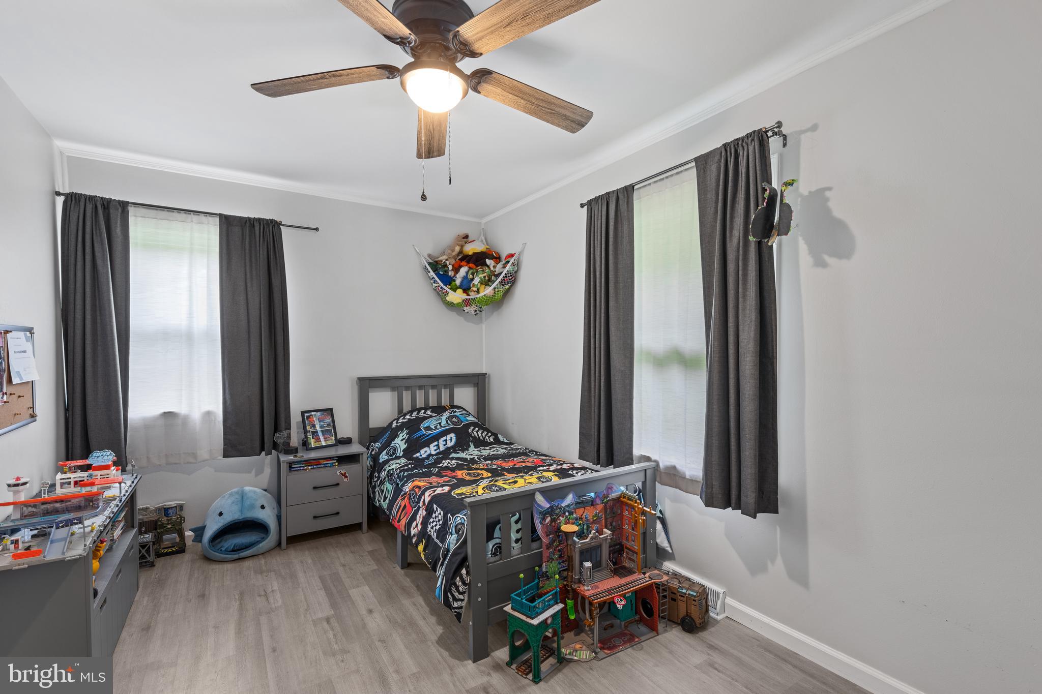 EDGEWOOD PARK - Residential