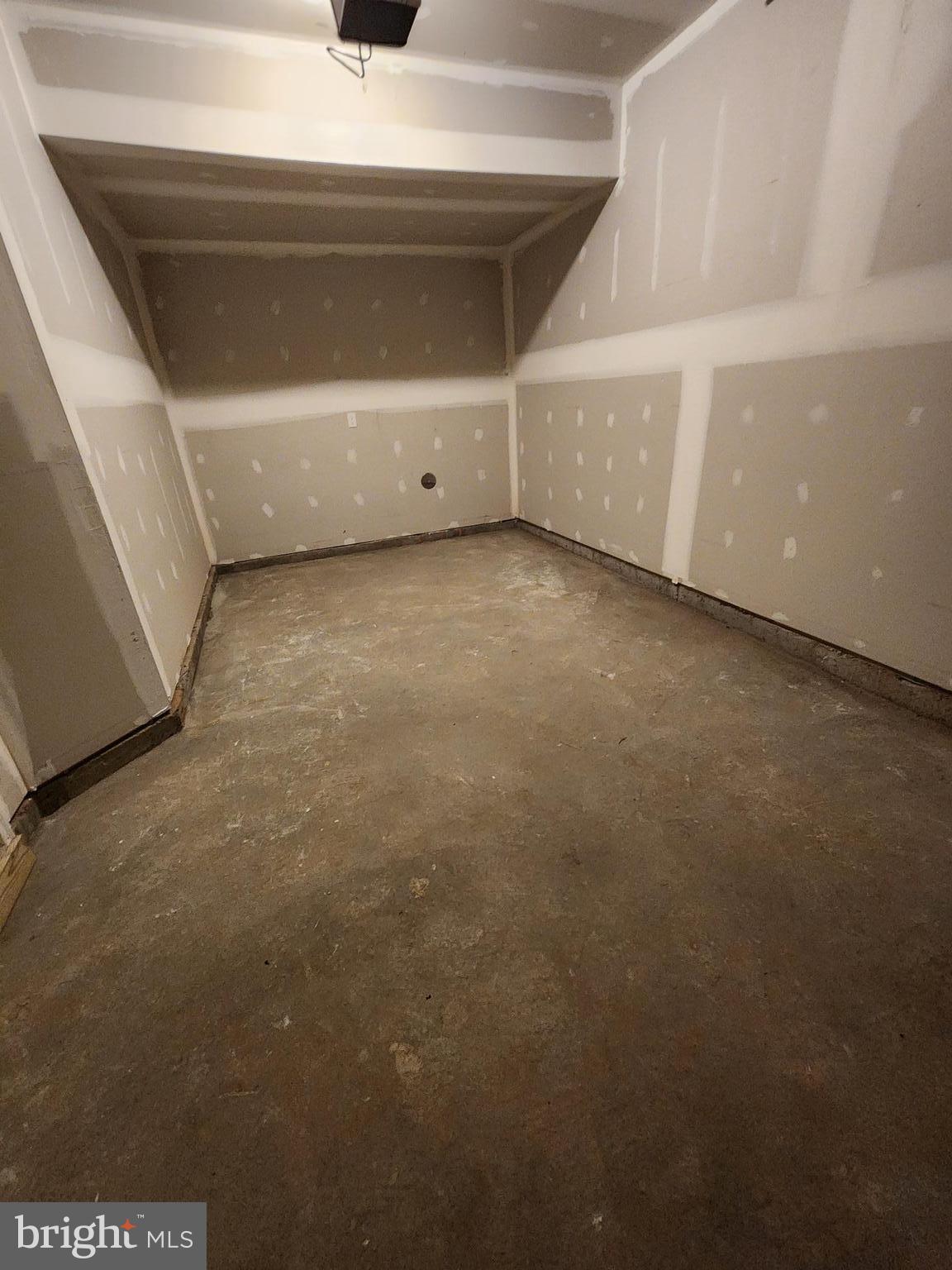 MARTINSBURG STATION - Residential Lease