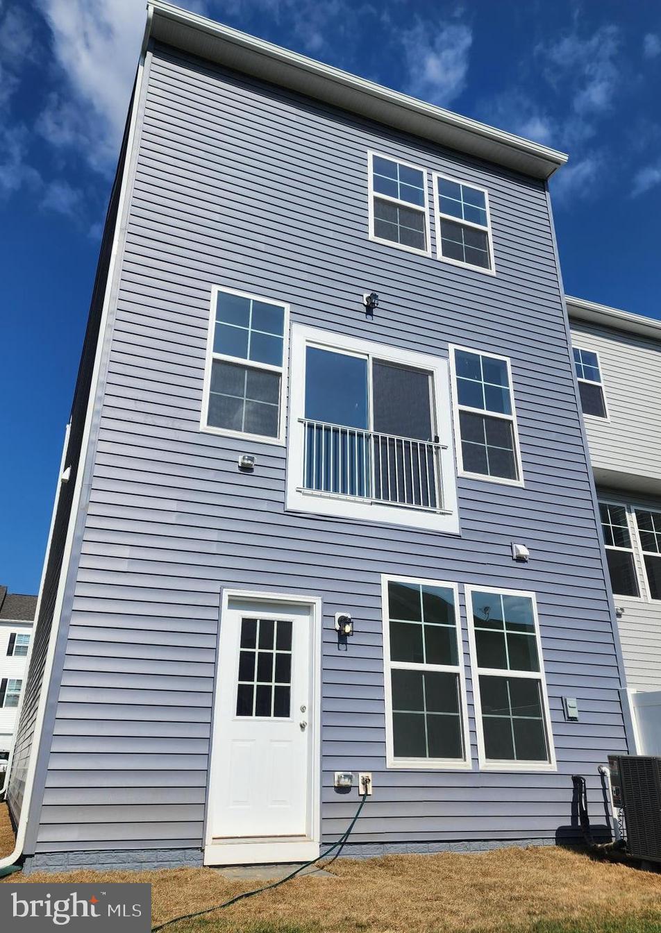 MARTINSBURG STATION - Residential Lease