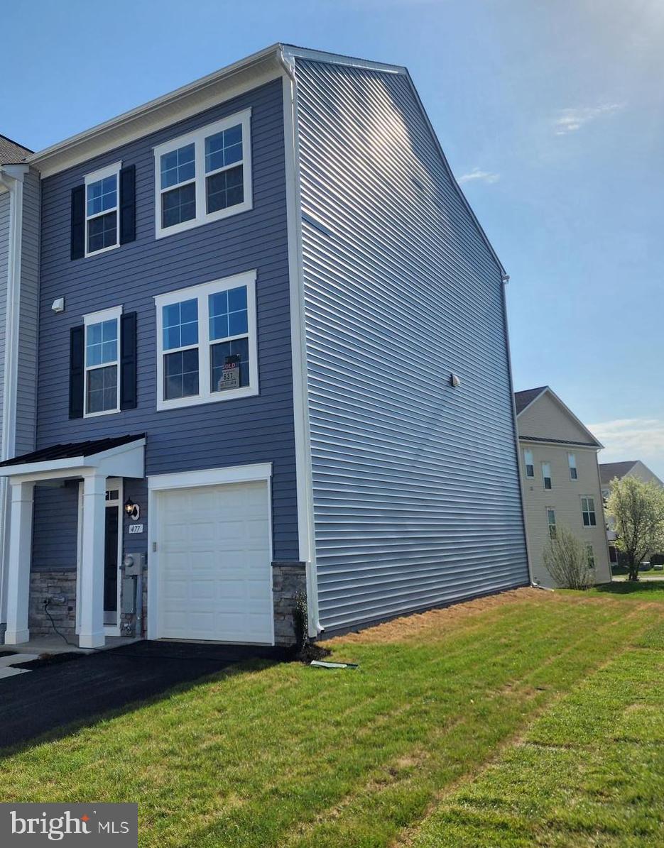 MARTINSBURG STATION - Residential Lease