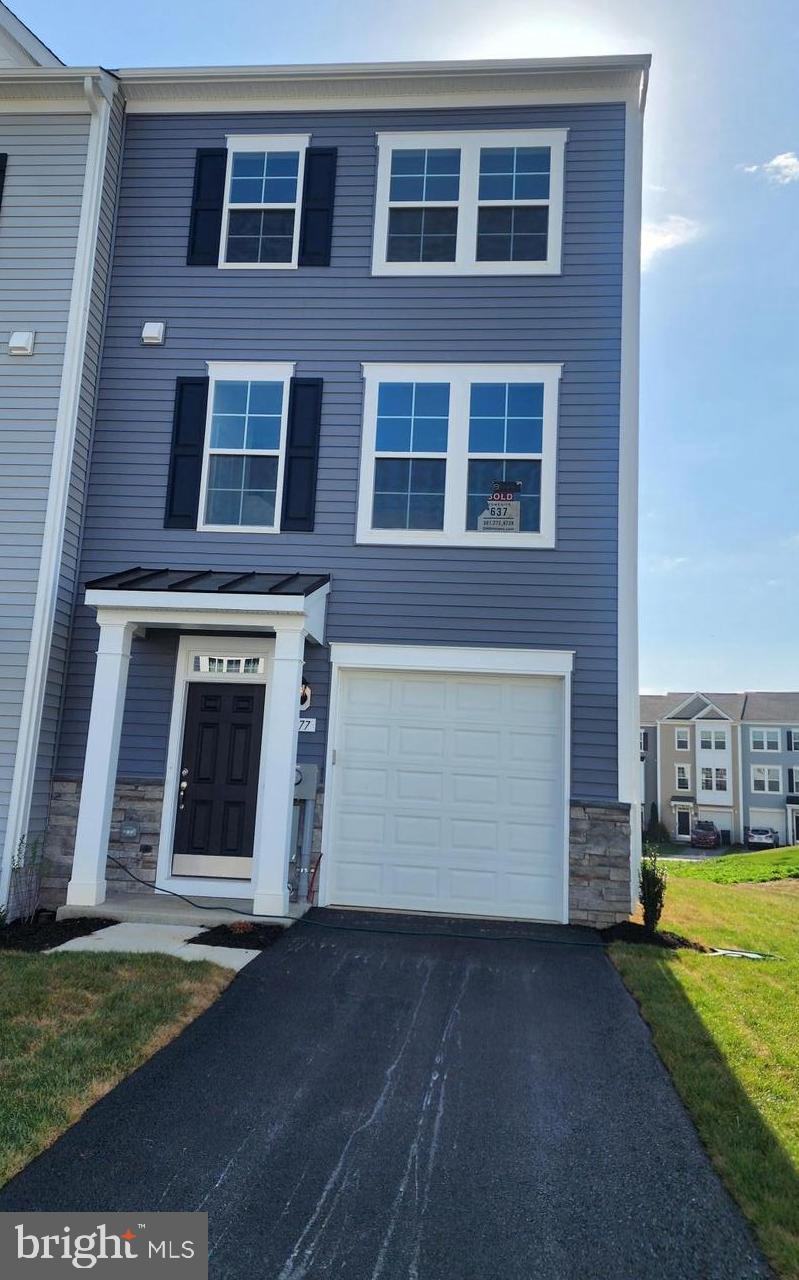 MARTINSBURG STATION - Residential Lease