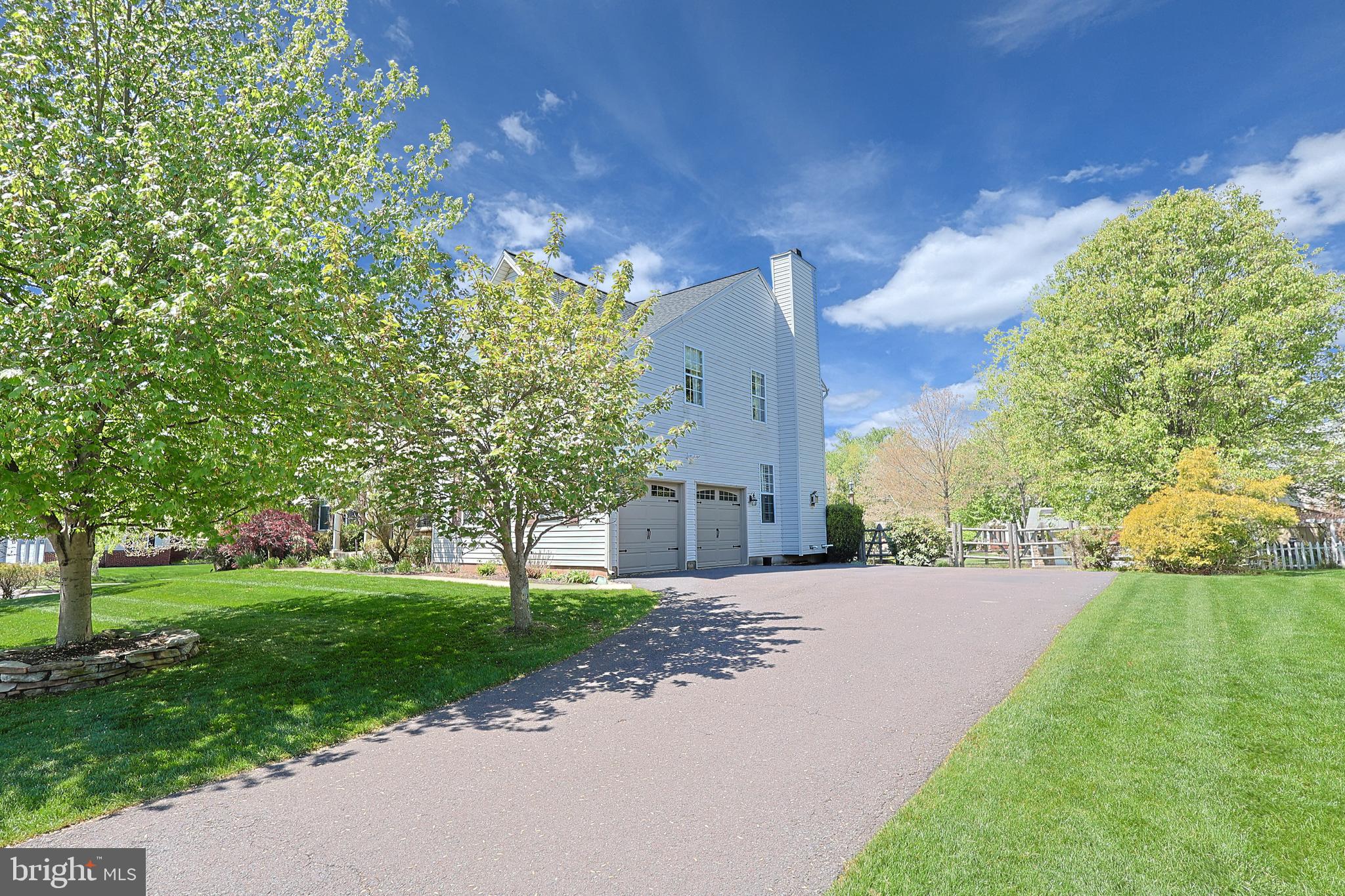 BRADFORD WOODS - Residential