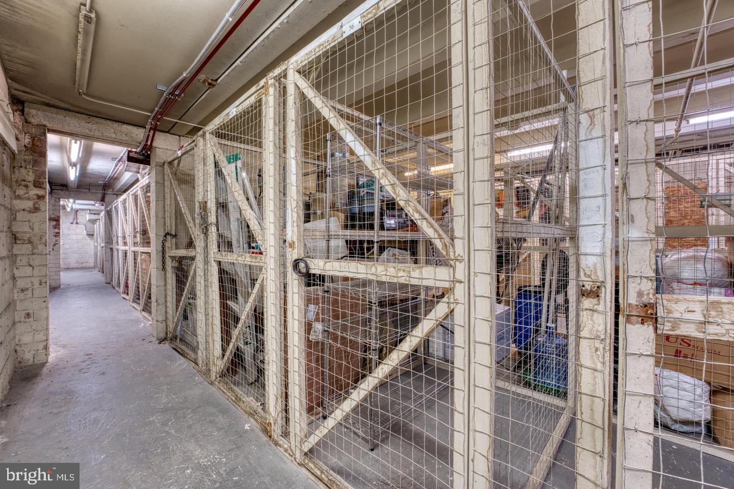 BRIARWOOD COURT - Residential