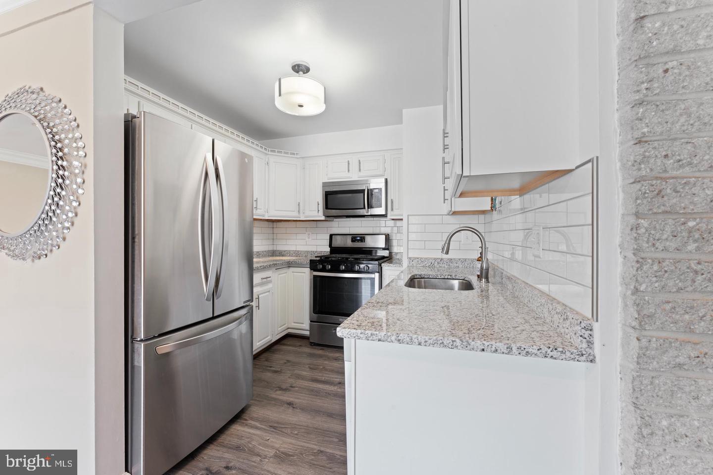 BRIARWOOD COURT - Residential