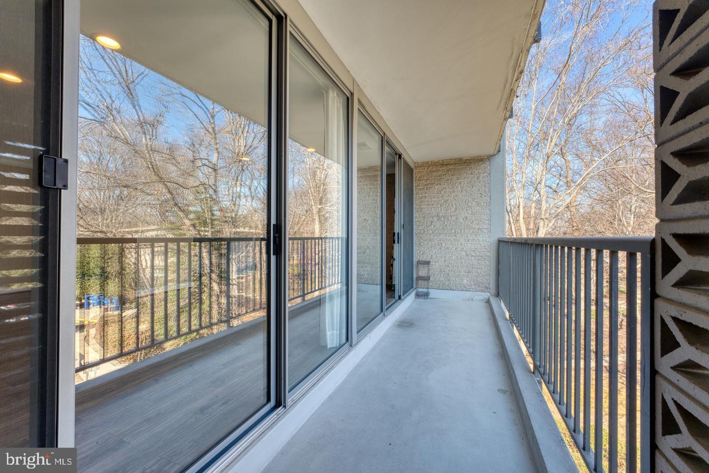 BRIARWOOD COURT - Residential