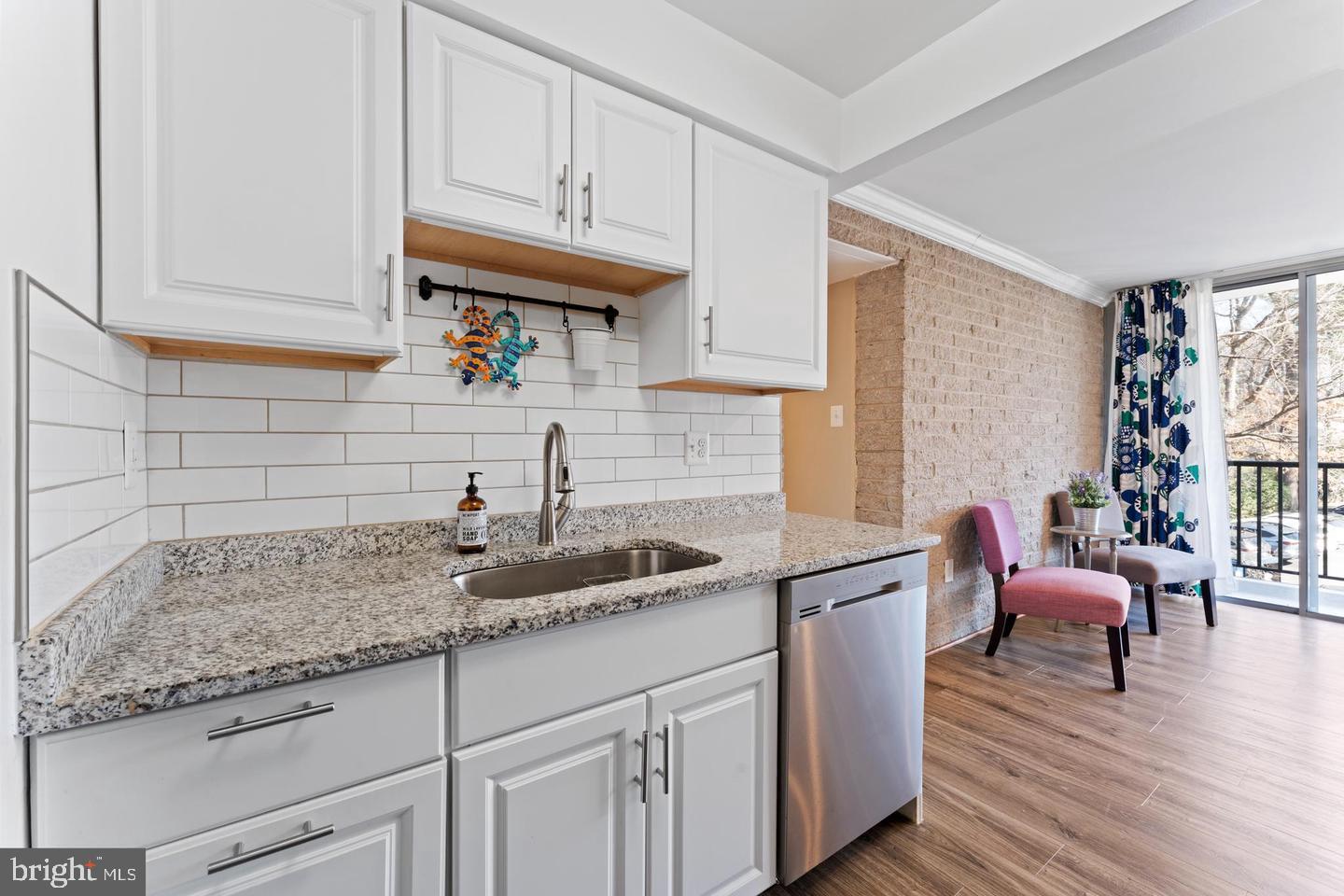 BRIARWOOD COURT - Residential