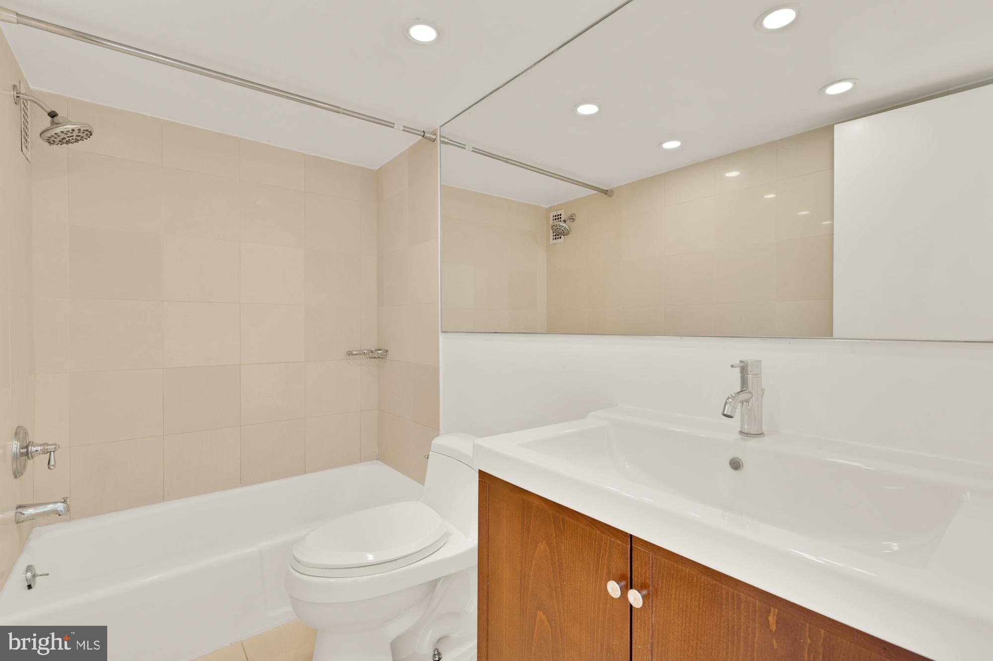 THE KENWOOD - Residential