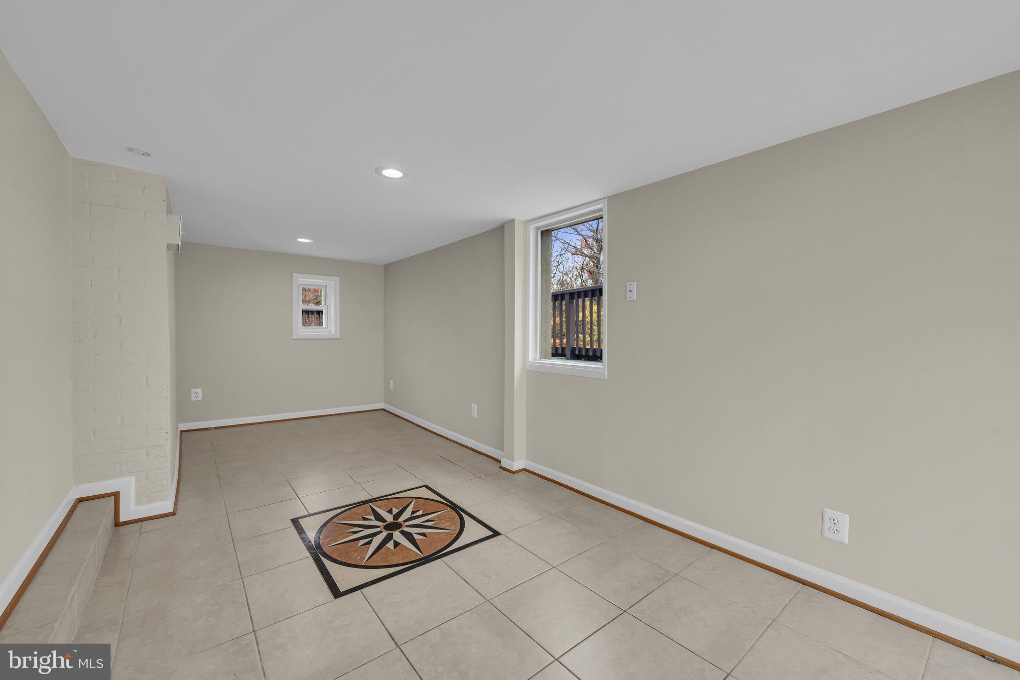 GLENCARLYN - Residential